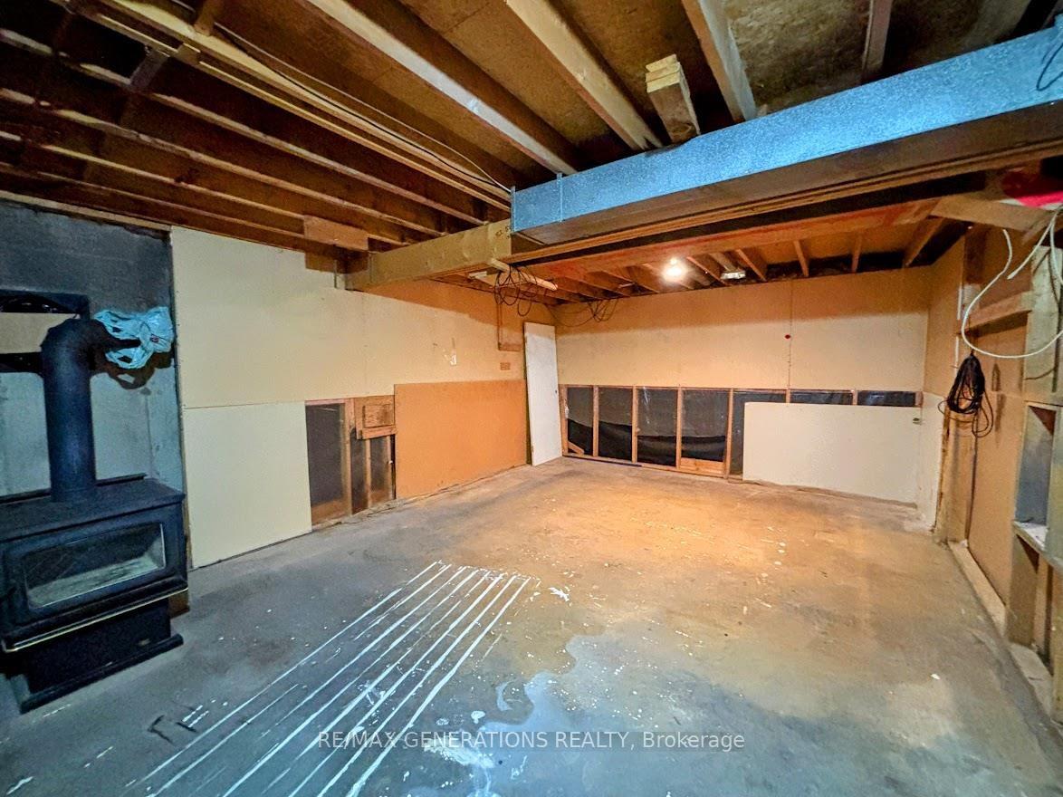 Photo 33 of 125 Hemlo Drive, Marathon — HOMEH