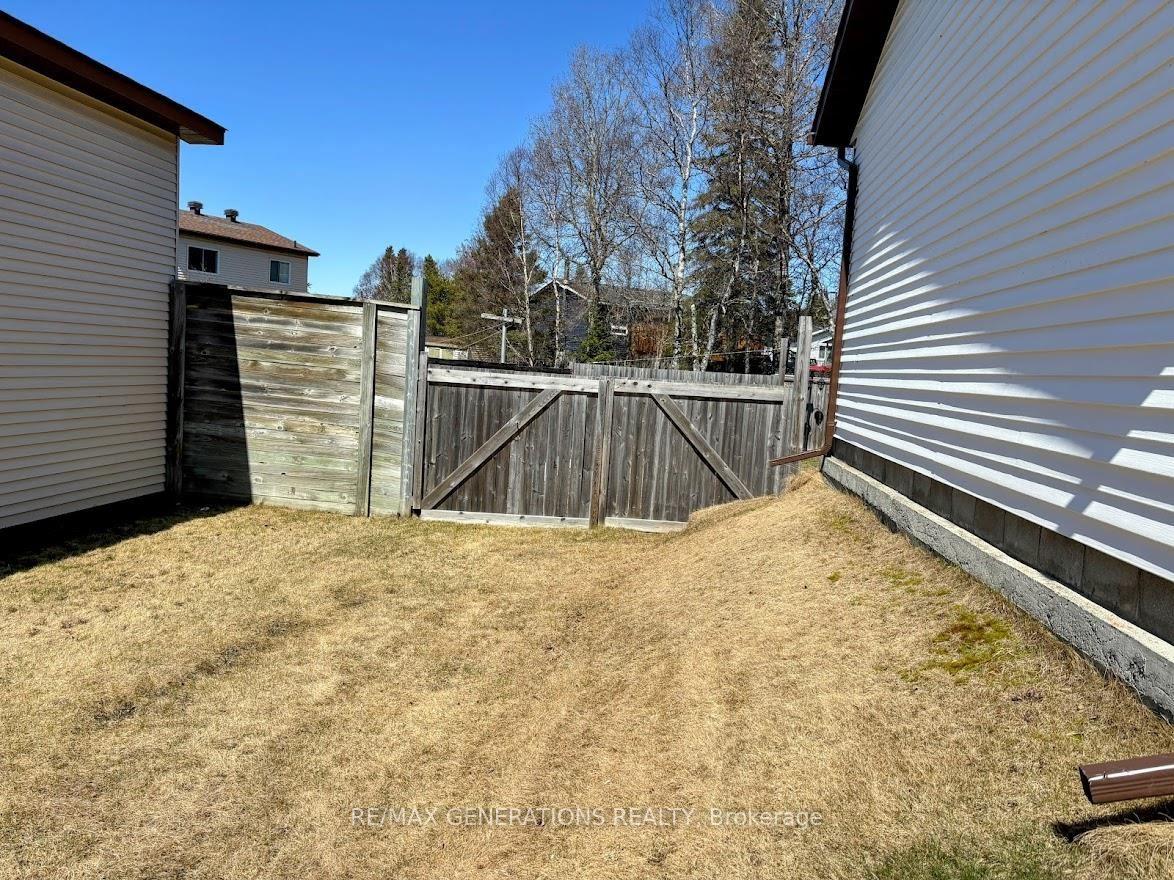 Photo 48 of 125 Hemlo Drive, Marathon — HOMEH