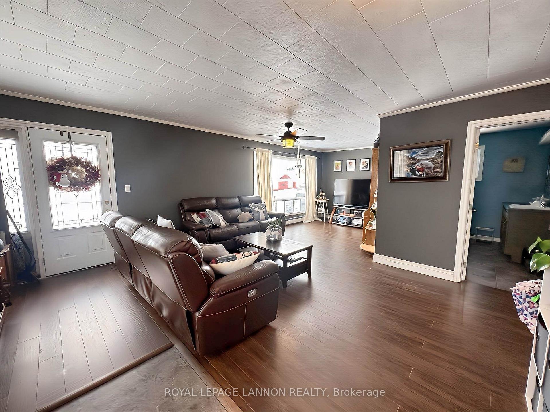 Photo 2 of 405 First Street, Greenstone — HOMEH