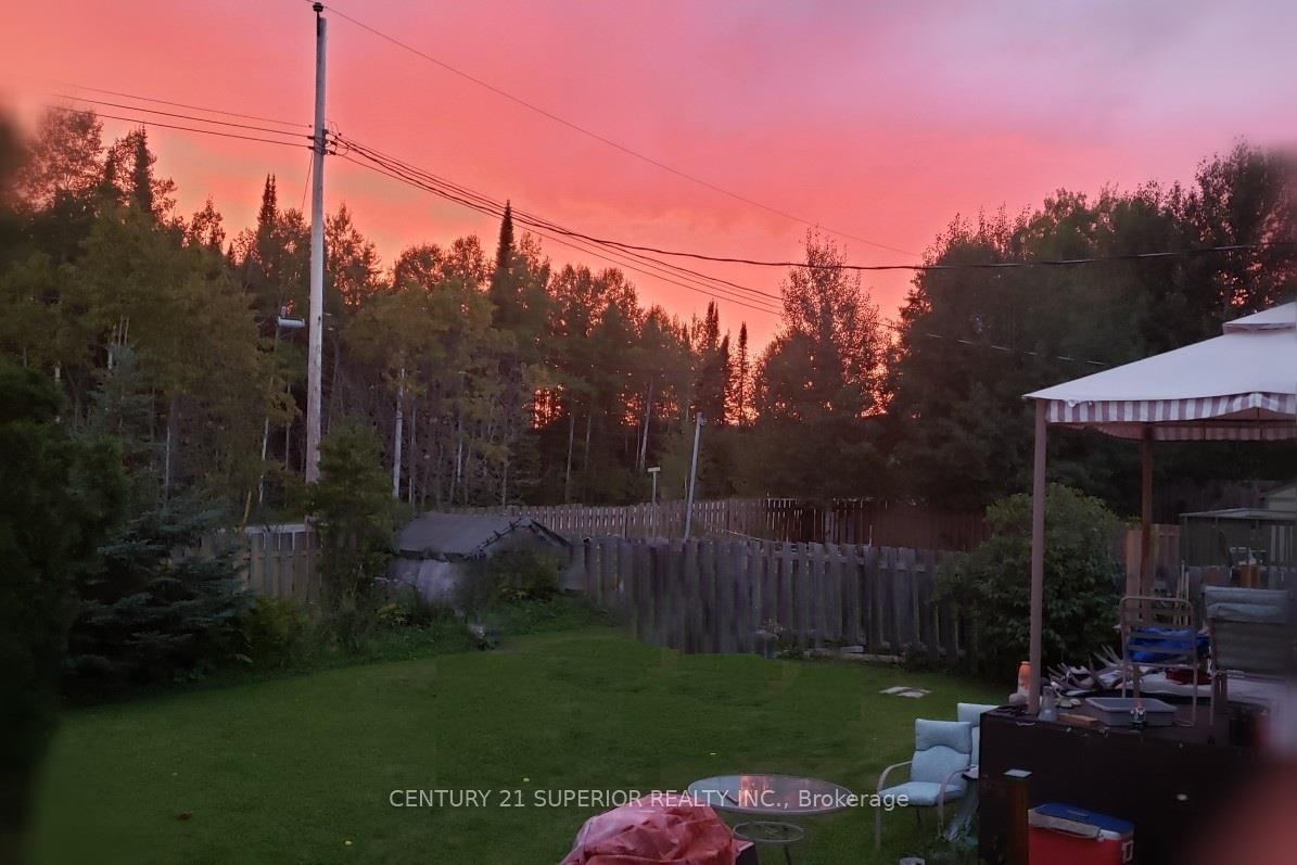 Photo 3 of 4 Fisher Ave, Manitouwadge — HOMEH