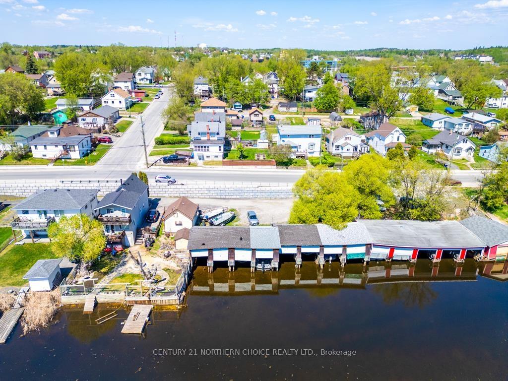 Photo 5 of 611 Third Street South, Kenora, Central — HOMEH