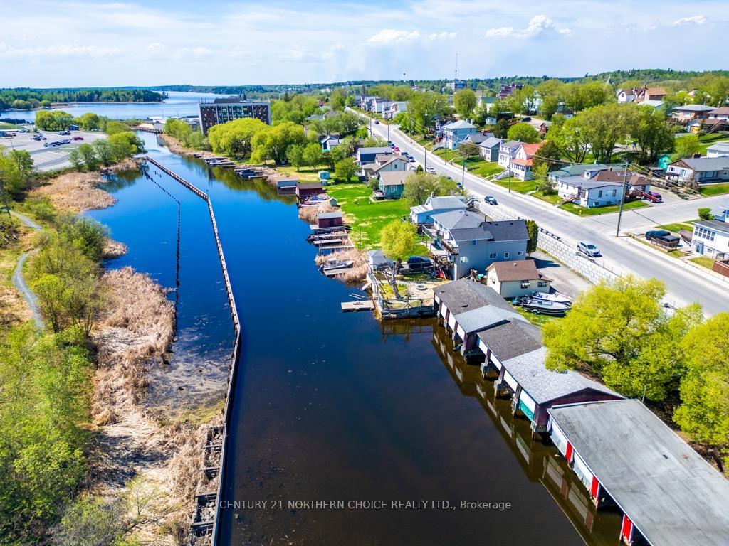 Photo 6 of 611 Third Street South, Kenora, Central — HOMEH