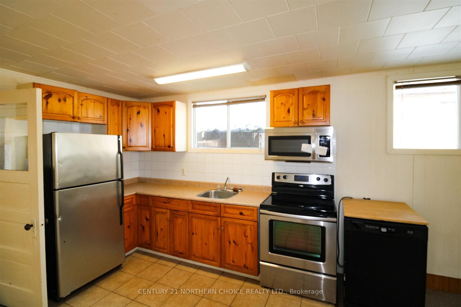 Photo 7 of 829 River Drive, Kenora, Lakeside — HOMEH