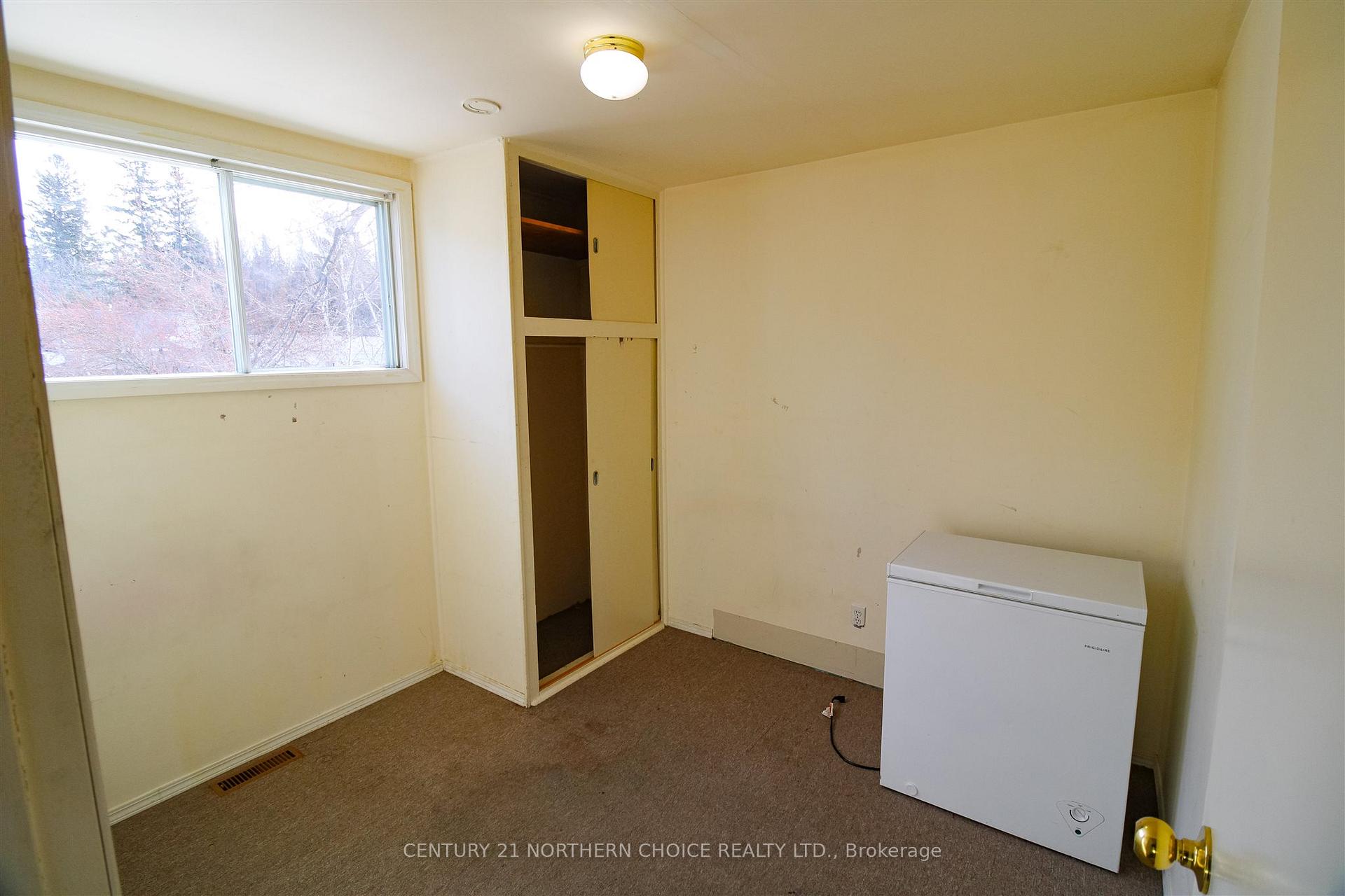 Photo 9 of 829 River Drive, Kenora, Lakeside — HOMEH