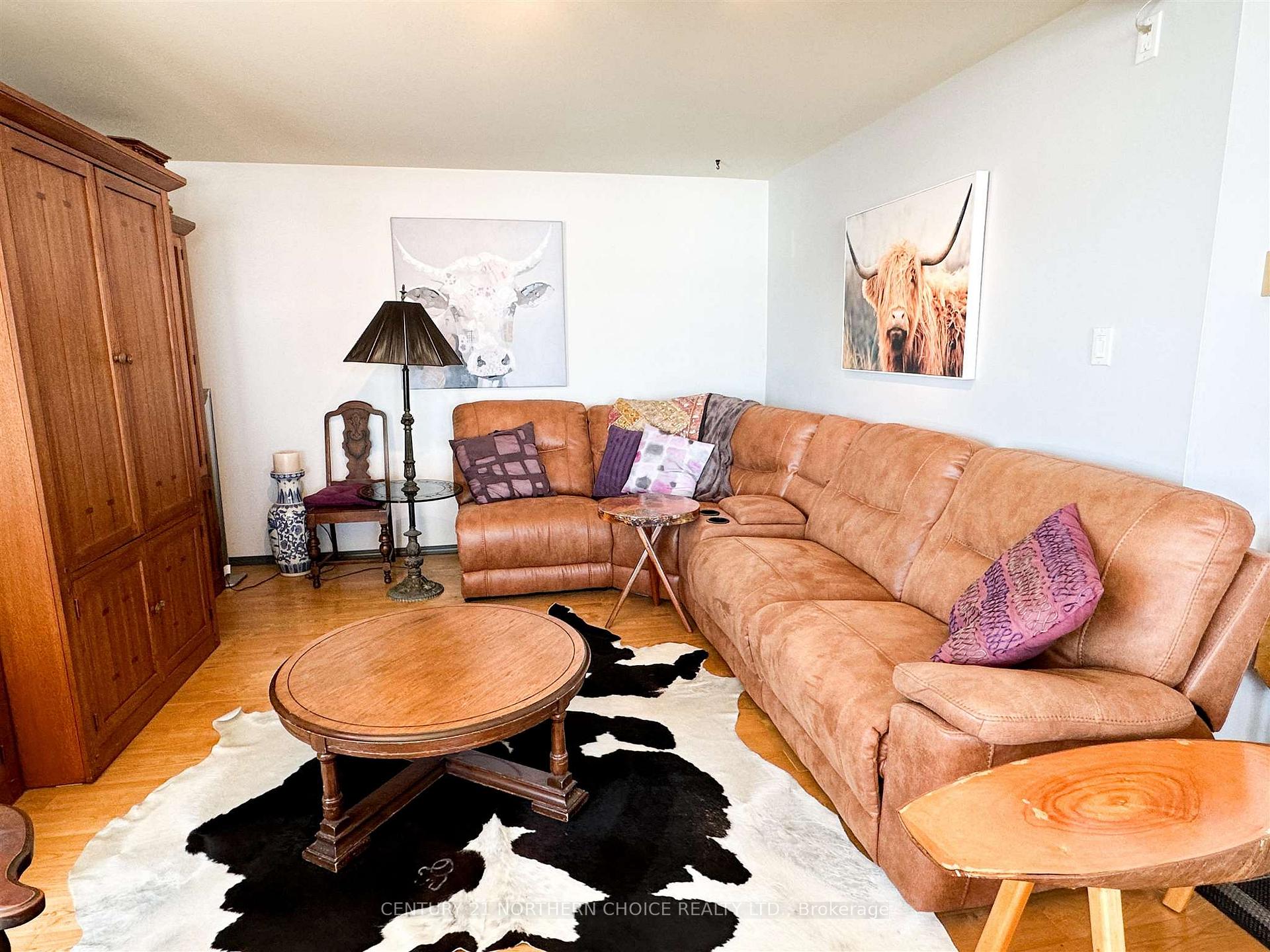 Photo 3 of 51 Howey Street, Red Lake — HOMEH