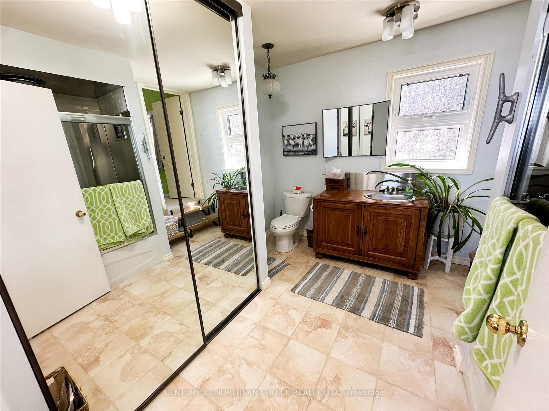 Photo 12 of 51 Howey Street, Red Lake — HOMEH