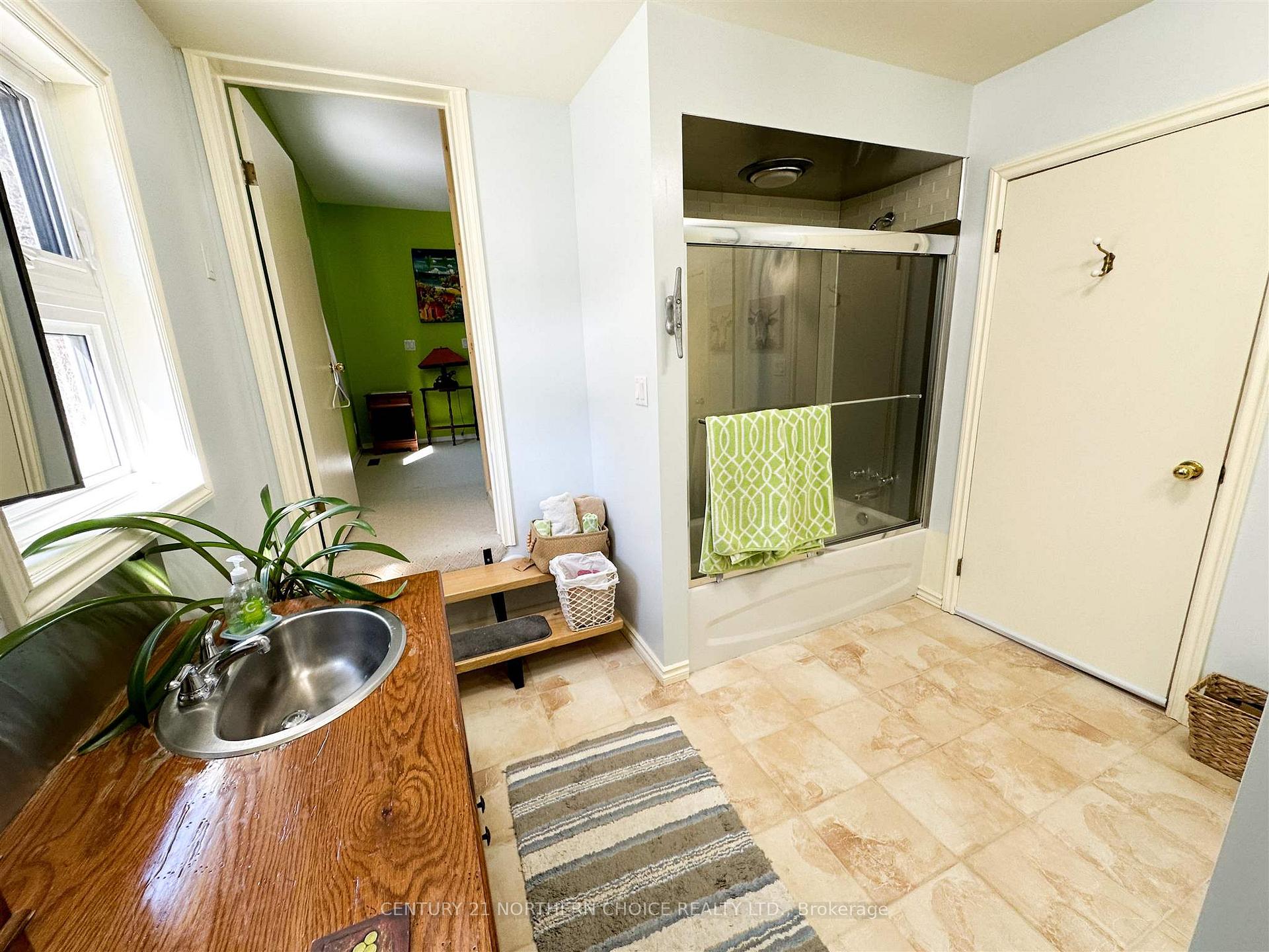 Photo 14 of 51 Howey Street, Red Lake — HOMEH