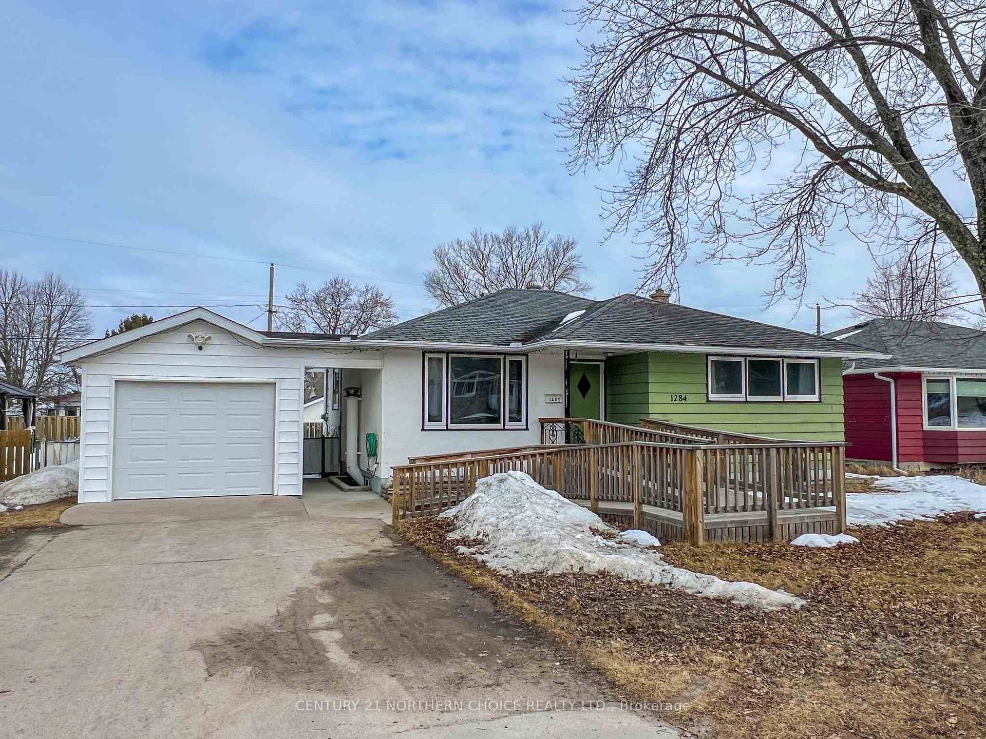 Photo 1 of 1284 Valley Drive, Kenora, Pinecrest — HOMEH