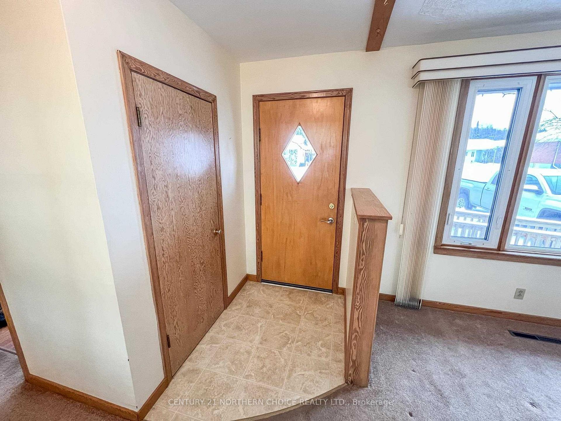 Photo 7 of 1284 Valley Drive, Kenora, Pinecrest — HOMEH