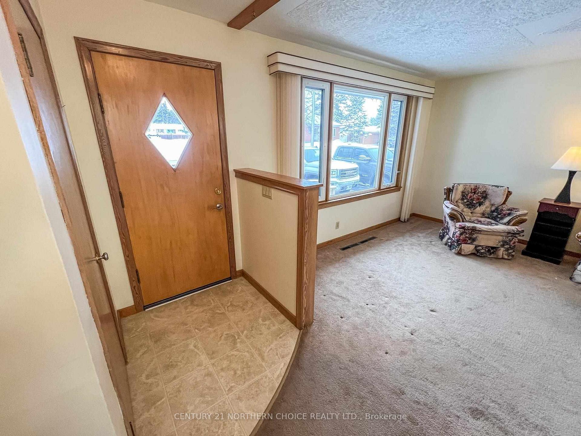 Photo 8 of 1284 Valley Drive, Kenora, Pinecrest — HOMEH