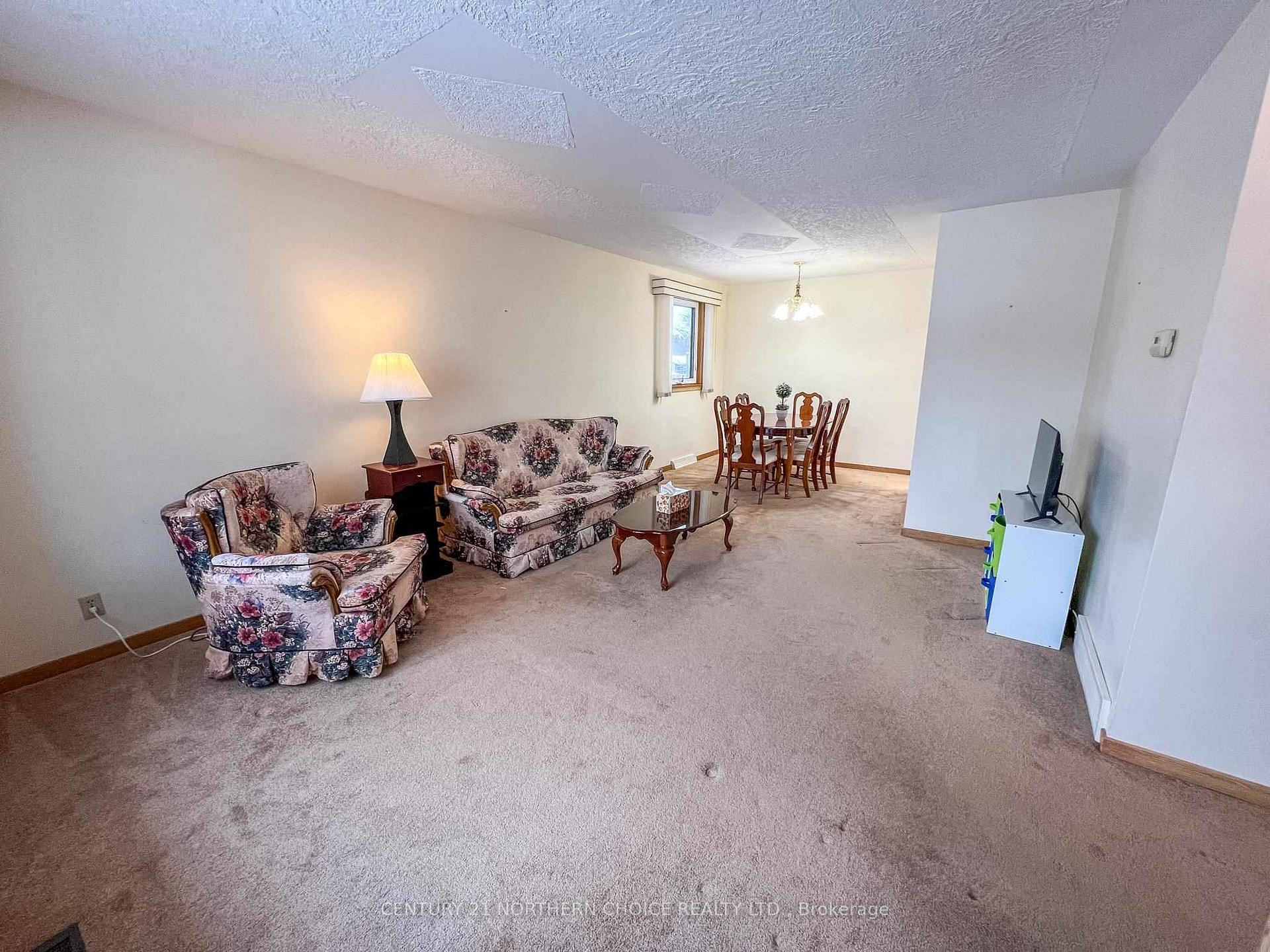 Photo 9 of 1284 Valley Drive, Kenora, Pinecrest — HOMEH
