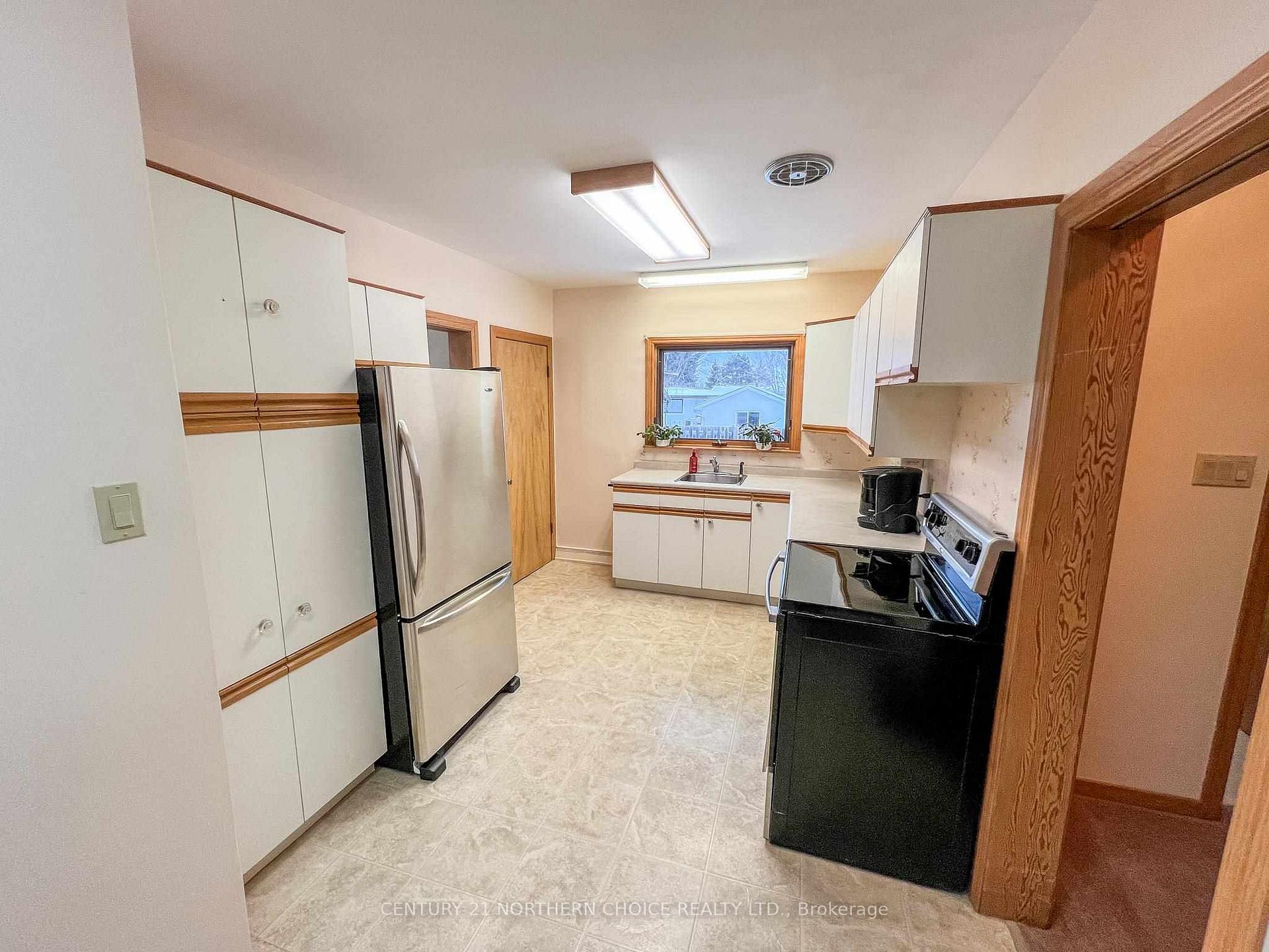 Photo 14 of 1284 Valley Drive, Kenora, Pinecrest — HOMEH