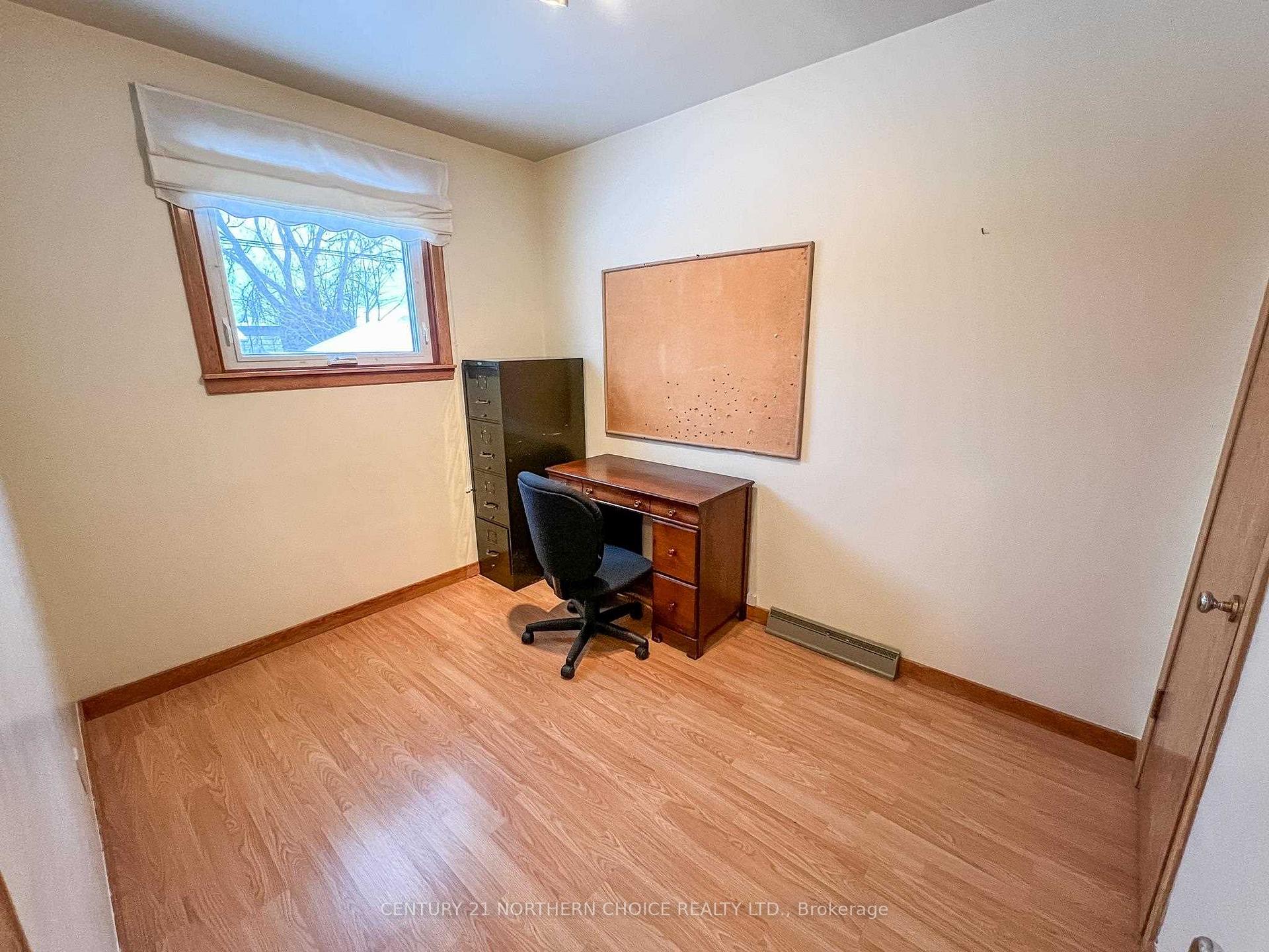 Photo 21 of 1284 Valley Drive, Kenora, Pinecrest — HOMEH