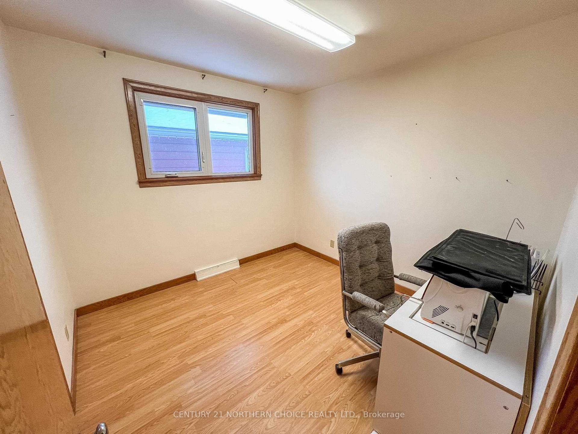 Photo 23 of 1284 Valley Drive, Kenora, Pinecrest — HOMEH