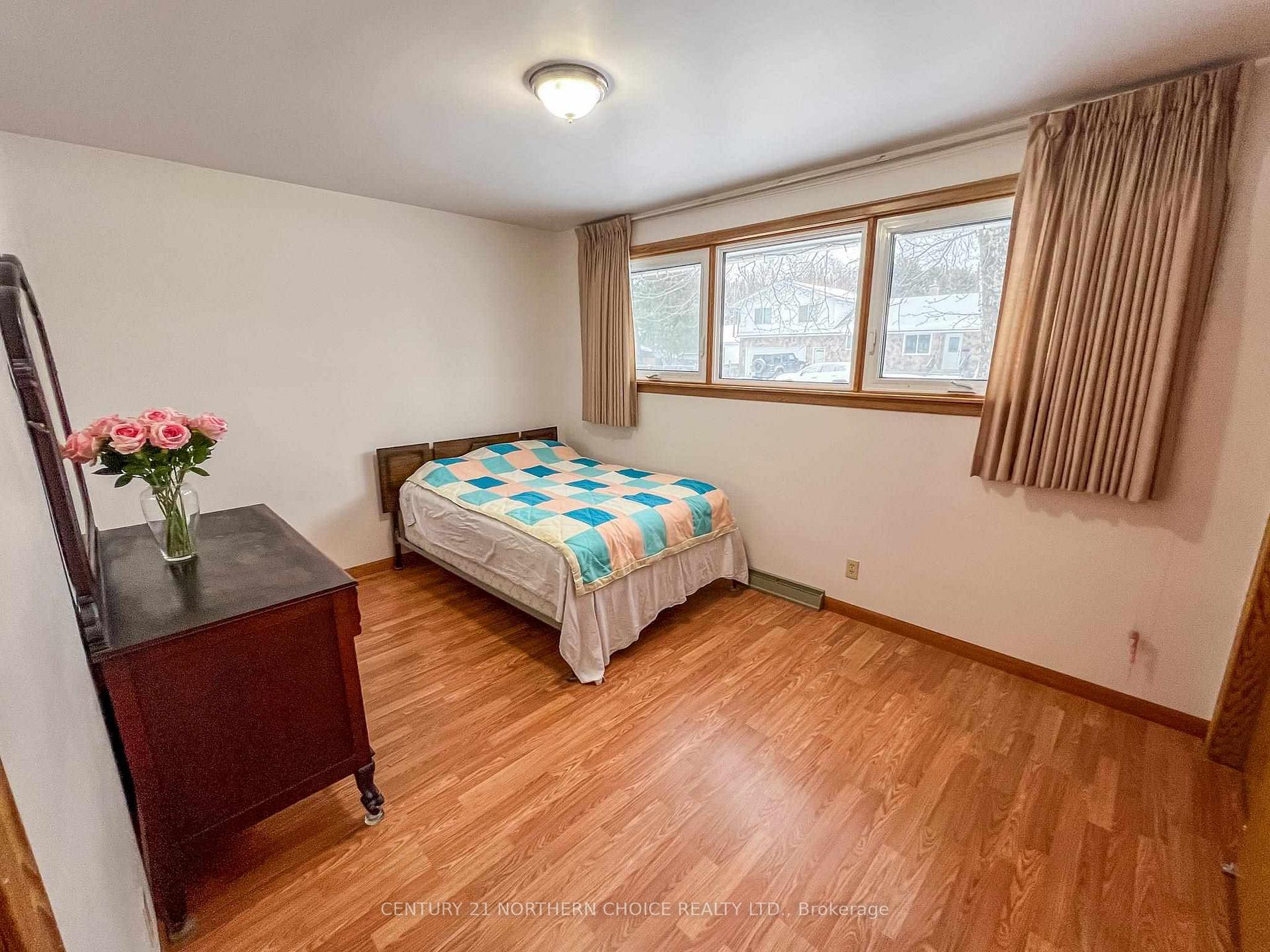 Photo 26 of 1284 Valley Drive, Kenora, Pinecrest — HOMEH