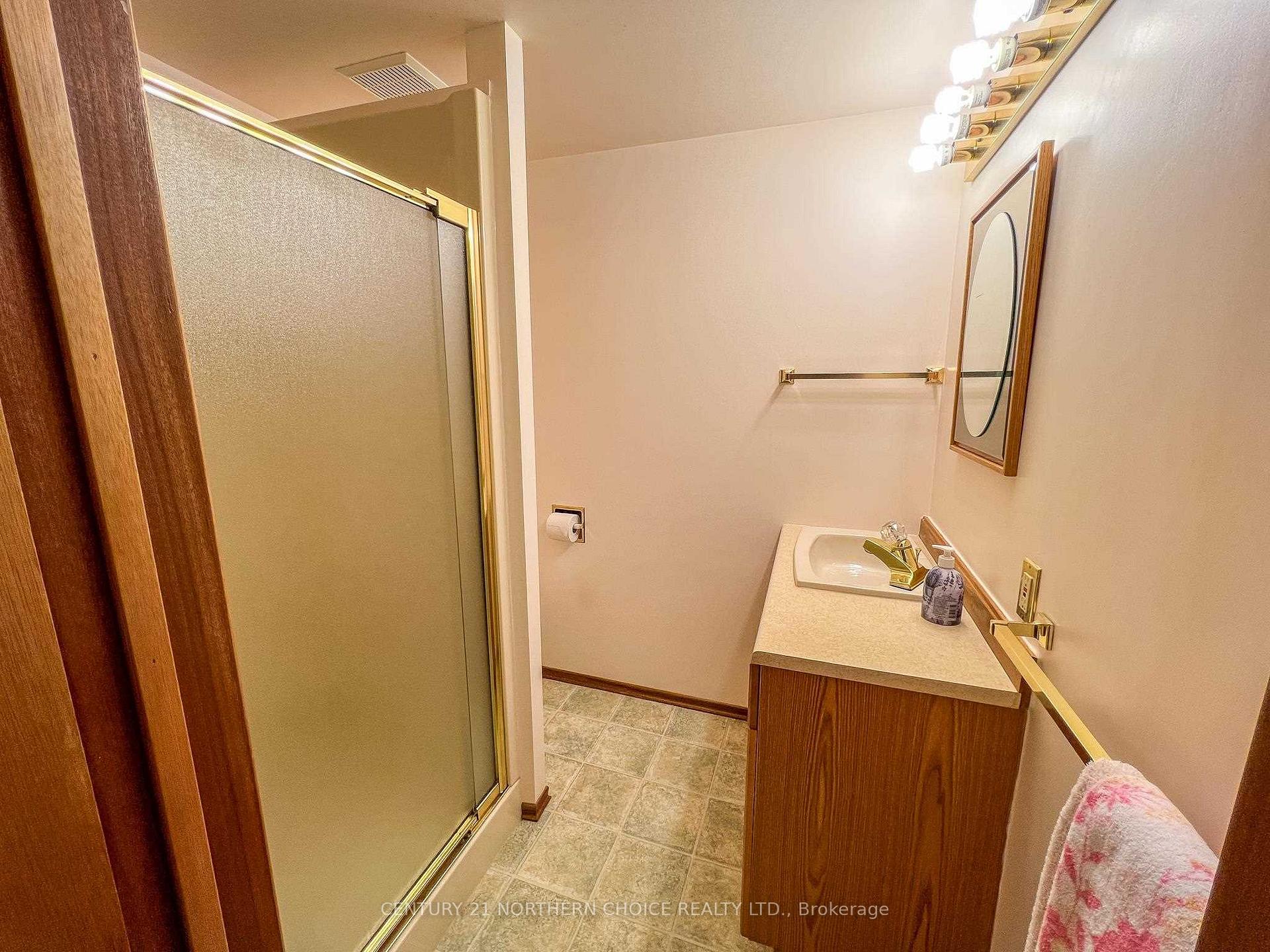 Photo 35 of 1284 Valley Drive, Kenora, Pinecrest — HOMEH