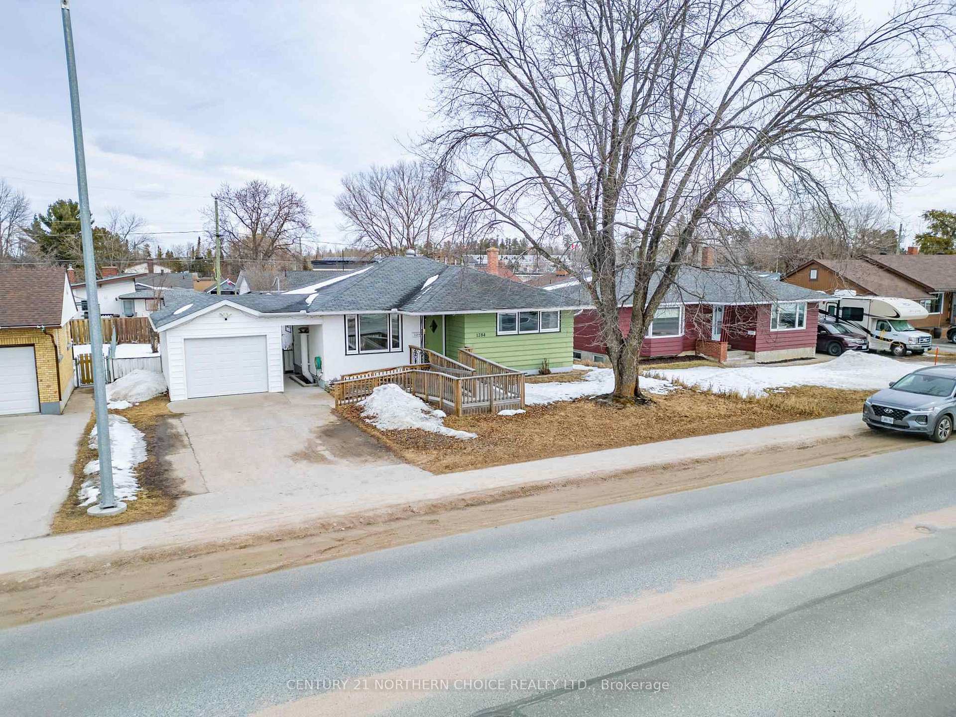 Photo 45 of 1284 Valley Drive, Kenora, Pinecrest — HOMEH
