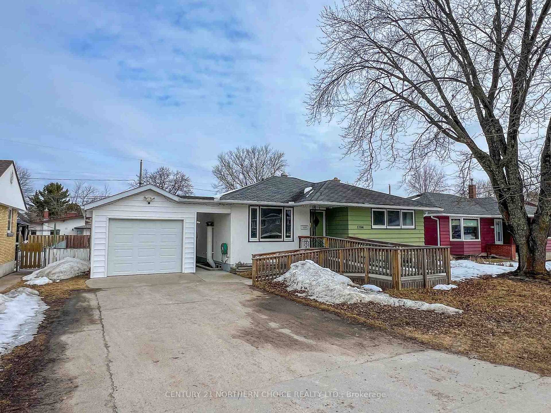 Photo 48 of 1284 Valley Drive, Kenora, Pinecrest — HOMEH