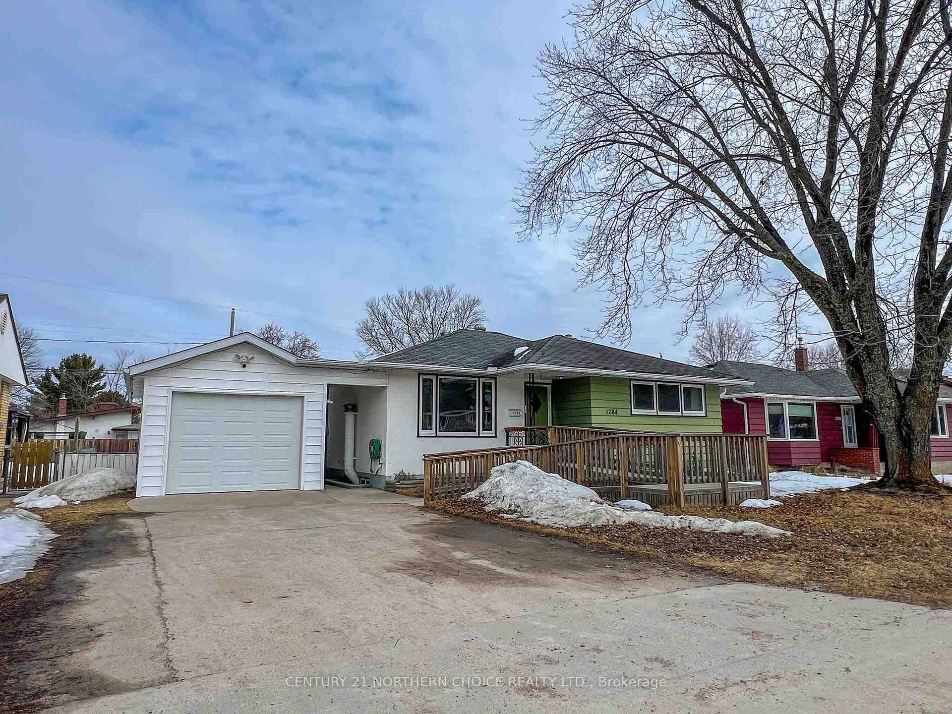 Photo 49 of 1284 Valley Drive, Kenora, Pinecrest — HOMEH