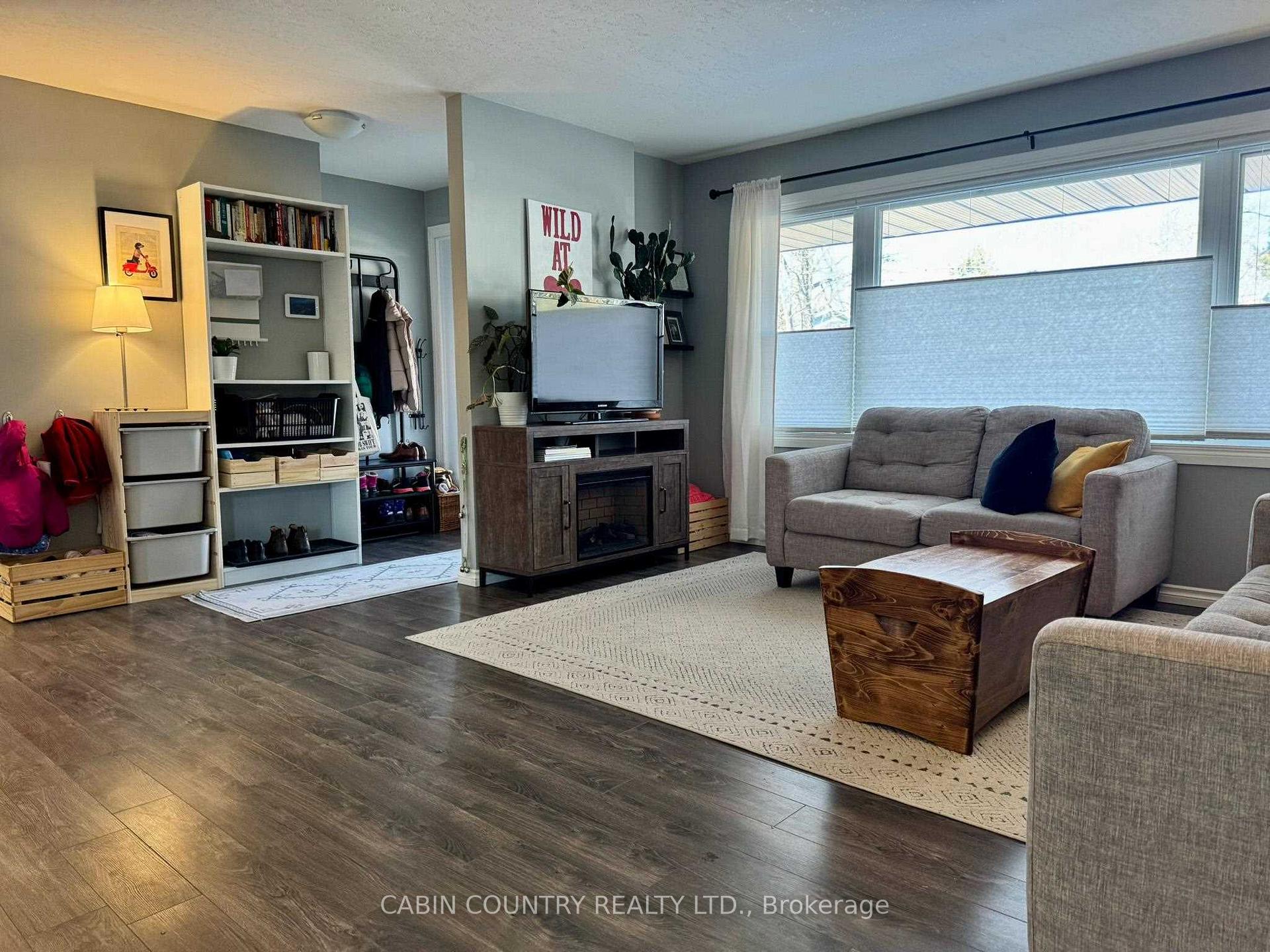 Photo 6 of 1349 Valley Drive, Kenora, Pinecrest — HOMEH