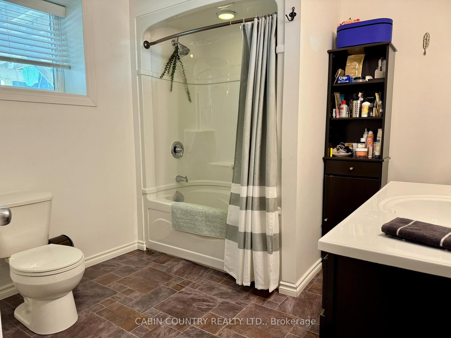 Photo 11 of 1349 Valley Drive, Kenora, Pinecrest — HOMEH