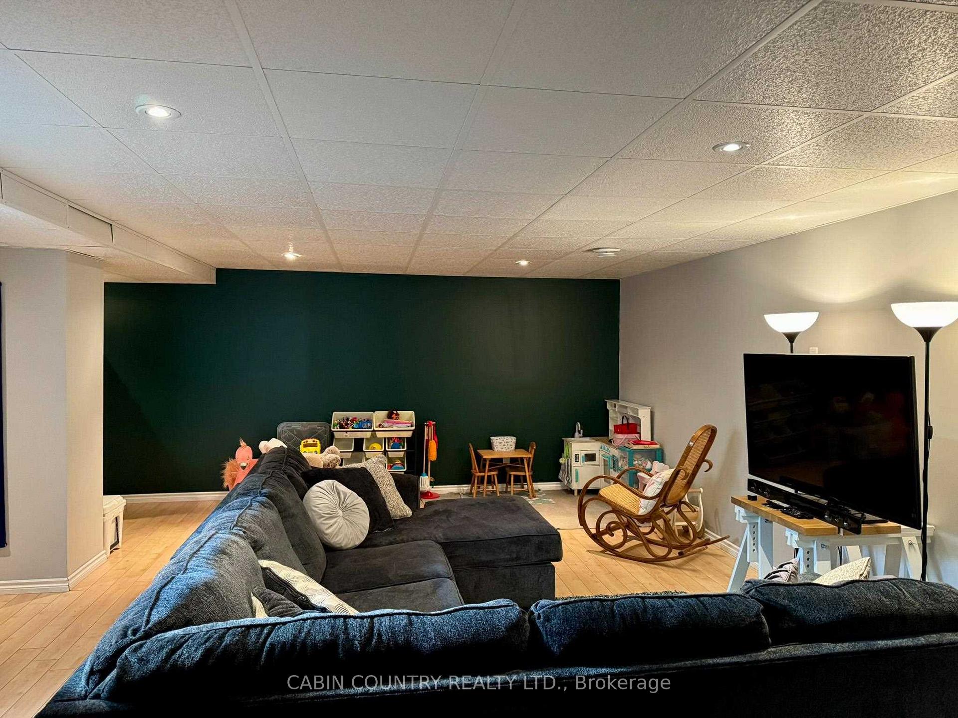 Photo 15 of 1349 Valley Drive, Kenora, Pinecrest — HOMEH