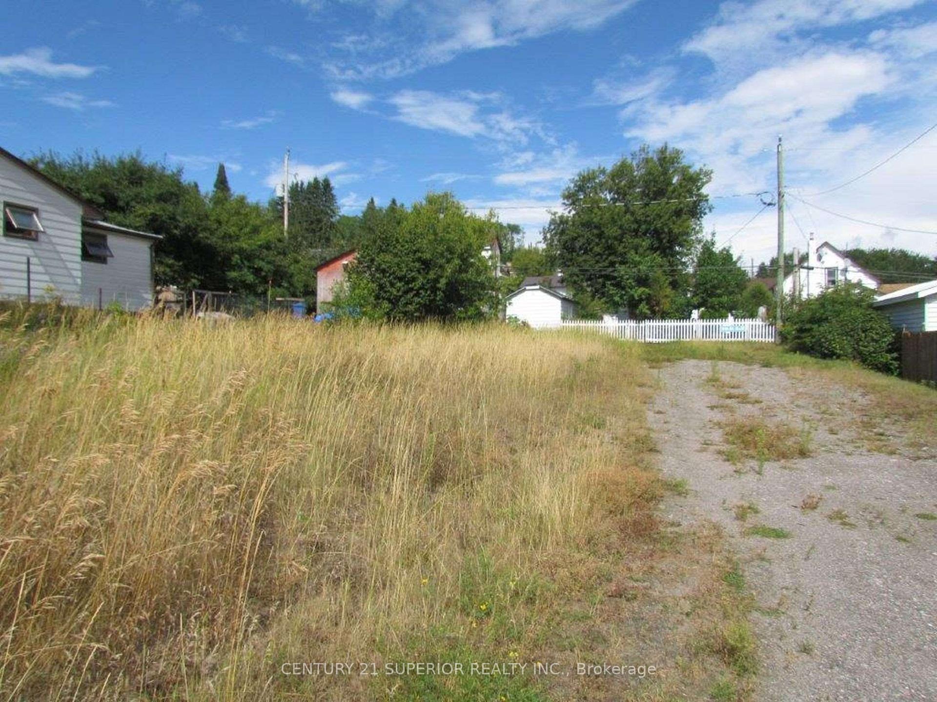 Photo 2 of 111 Seventh Street, Nipigon — HOMEH