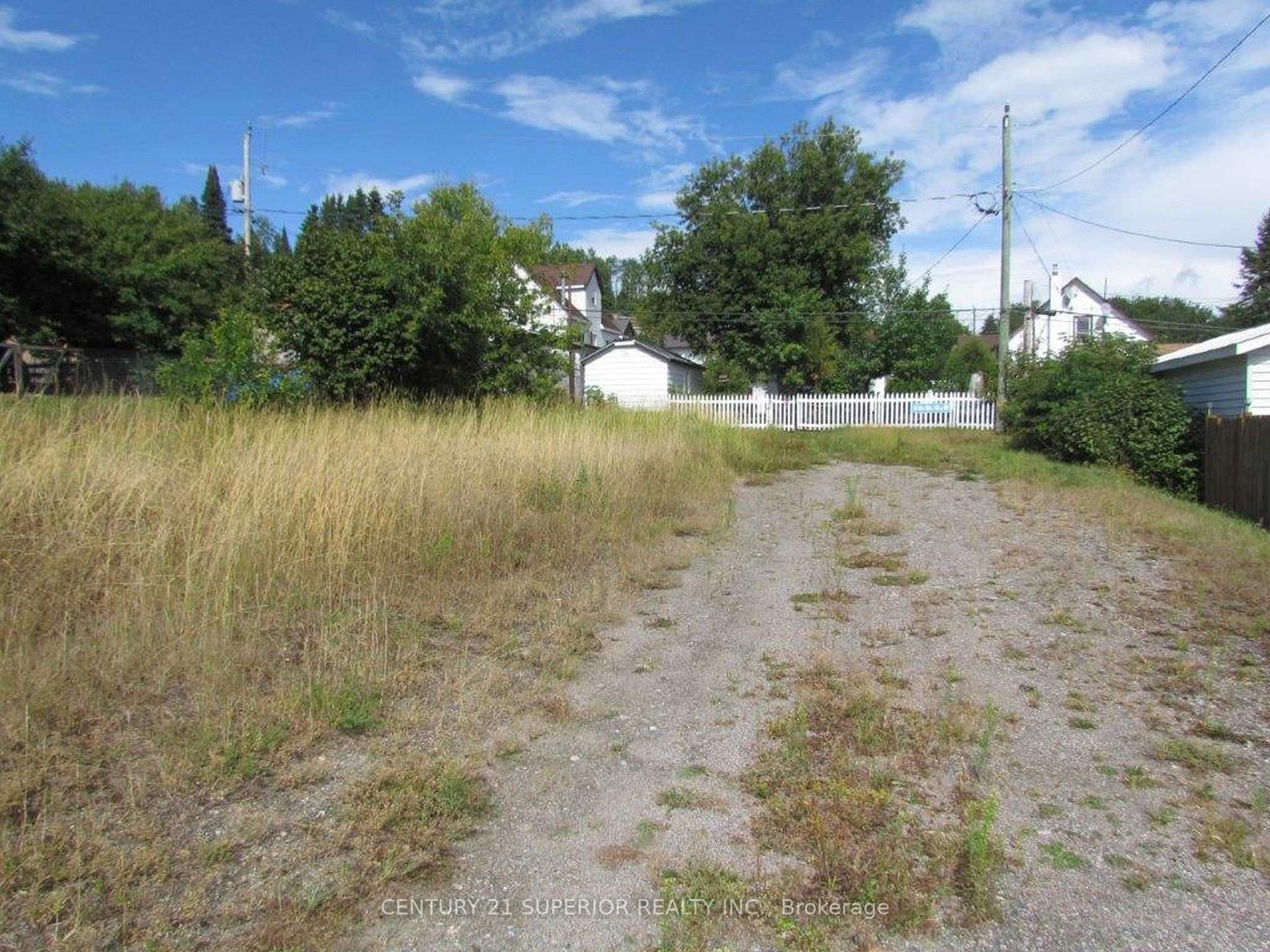 Photo 3 of 111 Seventh Street, Nipigon — HOMEH