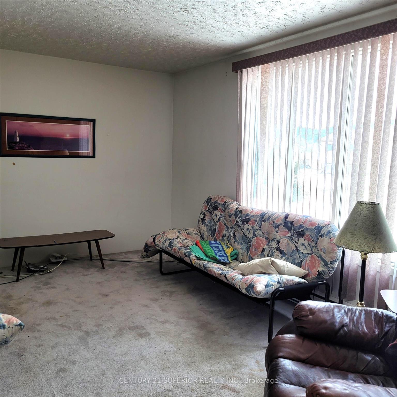 Photo 5 of 32 Lynx Ave, Manitouwadge — HOMEH