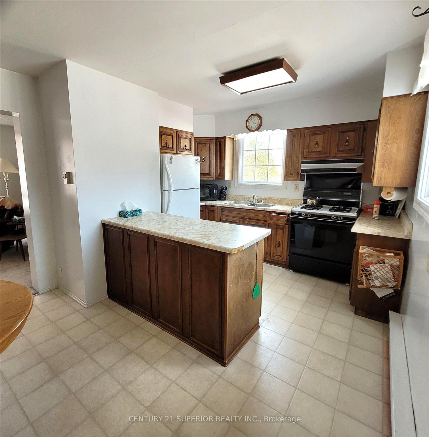 Photo 6 of 32 Lynx Ave, Manitouwadge — HOMEH