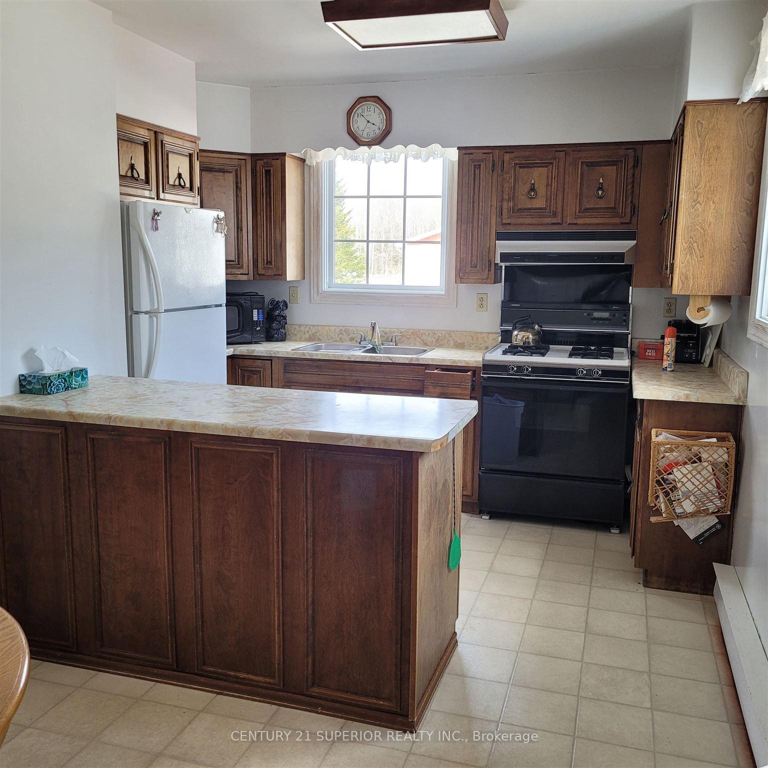Photo 7 of 32 Lynx Ave, Manitouwadge — HOMEH