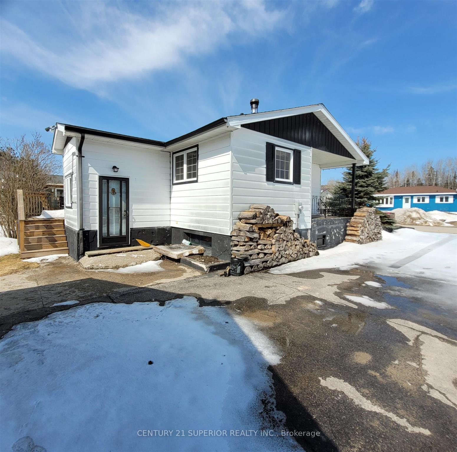 Photo 33 of 32 Lynx Ave, Manitouwadge — HOMEH