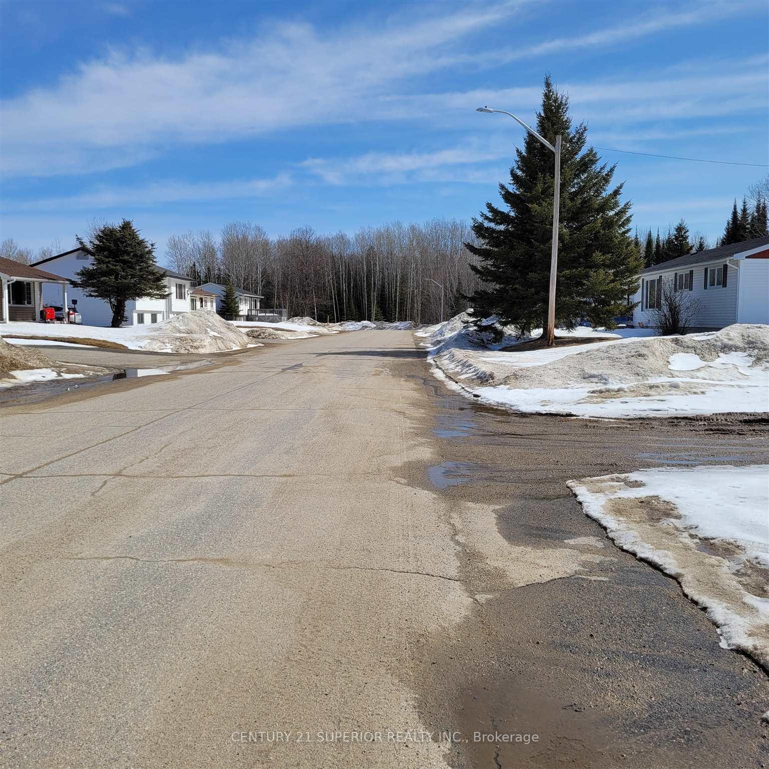Photo 40 of 32 Lynx Ave, Manitouwadge — HOMEH