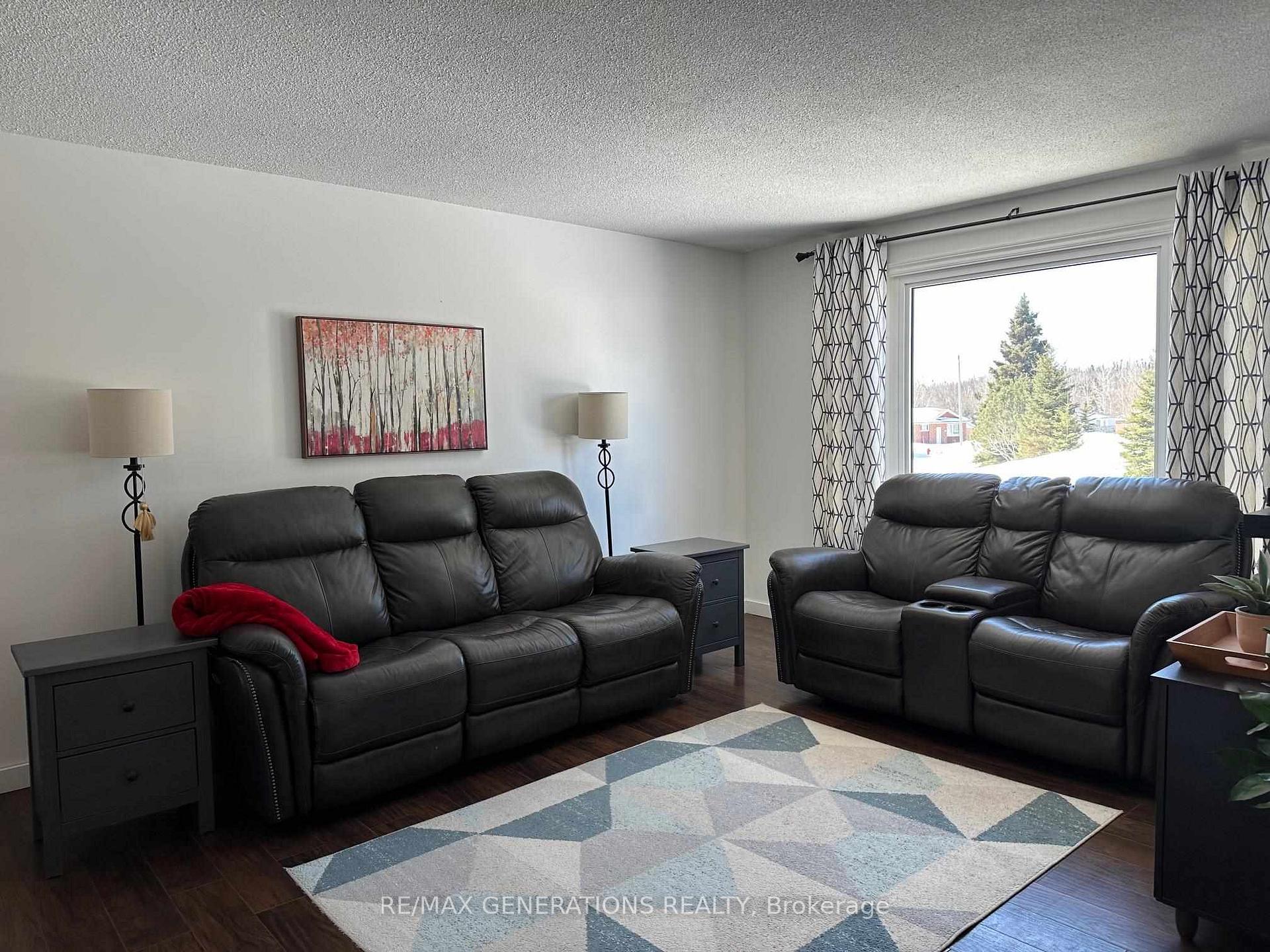 Photo 4 of 56 East Grove Crescent, Terrace Bay — HOMEH