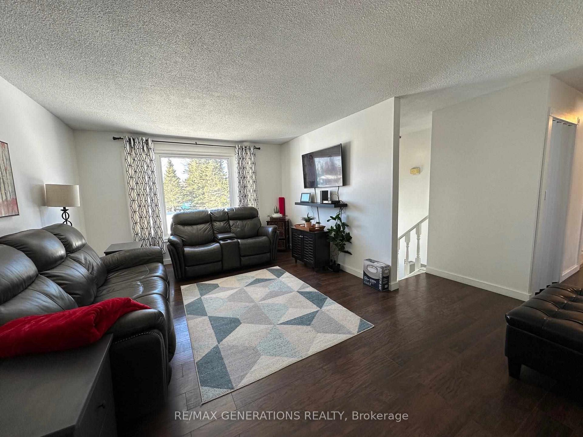 Photo 5 of 56 East Grove Crescent, Terrace Bay — HOMEH