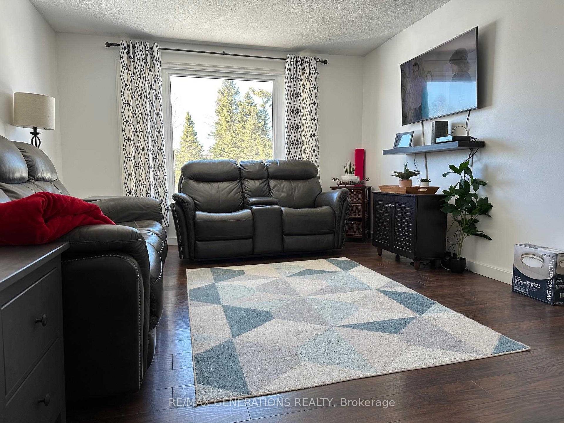 Photo 6 of 56 East Grove Crescent, Terrace Bay — HOMEH