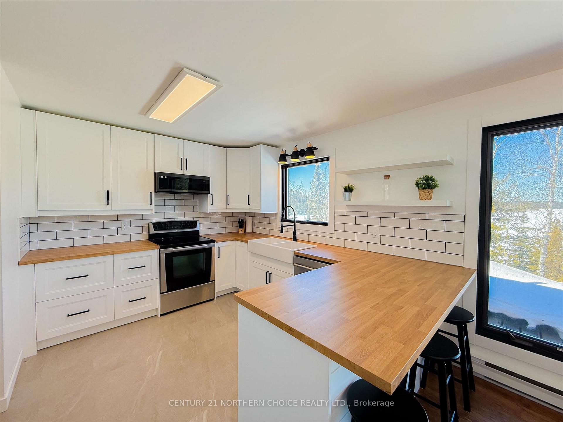 Photo 11 of 736 Willard Lake Road, Kenora Remote Area, East Of Kenora — HOMEH
