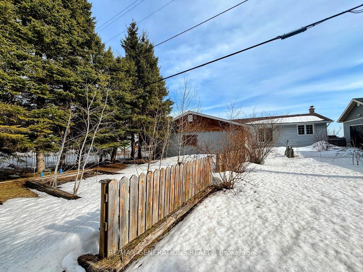 Photo 35 of 57 Warbler Drive, Manitouwadge — HOMEH