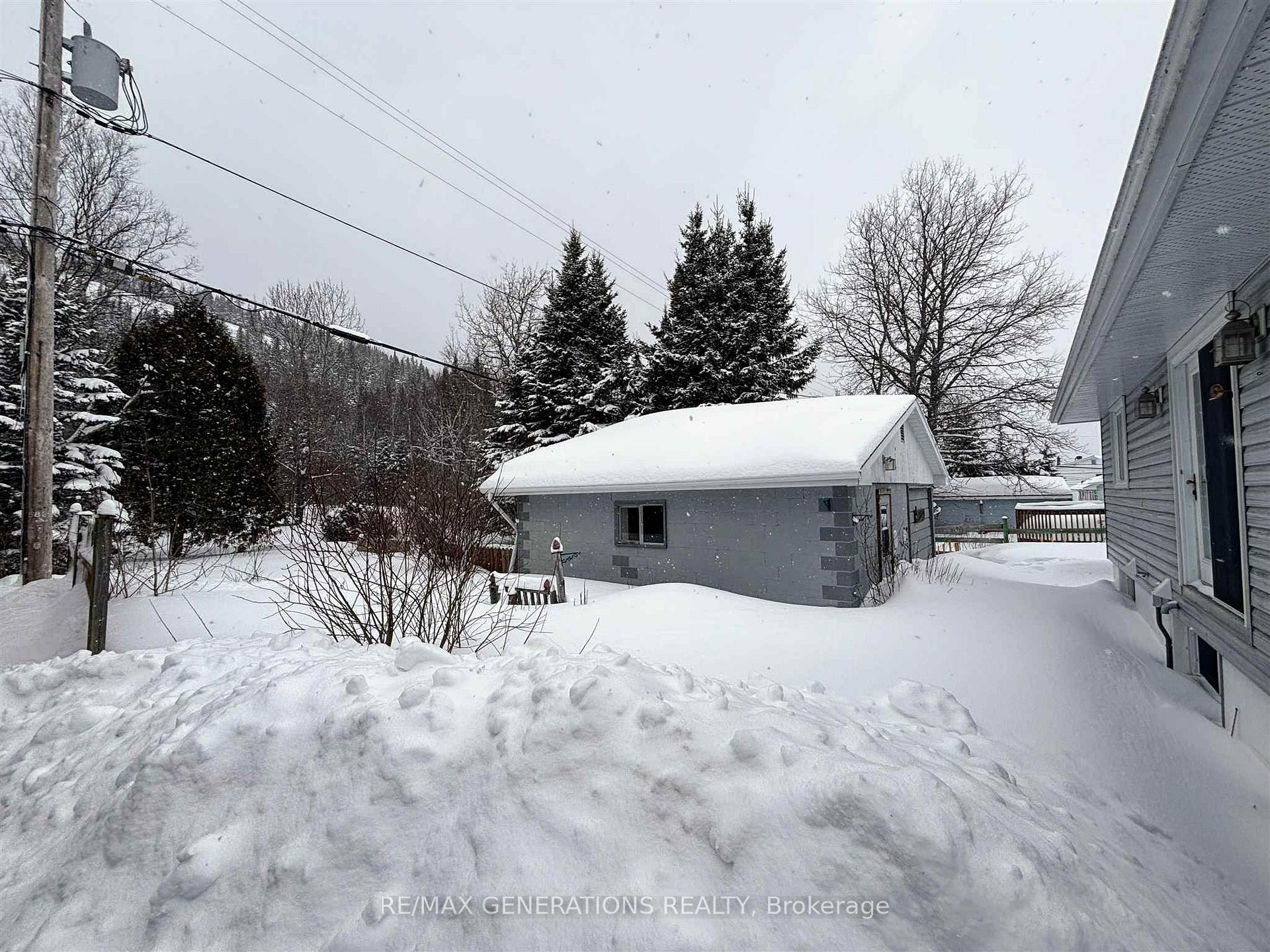 Photo 37 of 57 Warbler Drive, Manitouwadge — HOMEH