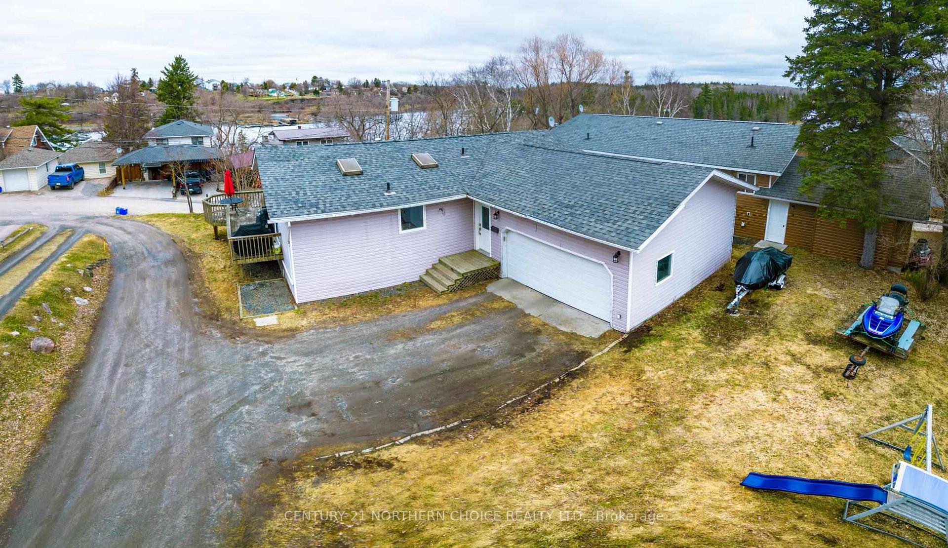Photo 2 of 215 Front Street, Kenora, Keewatin — HOMEH