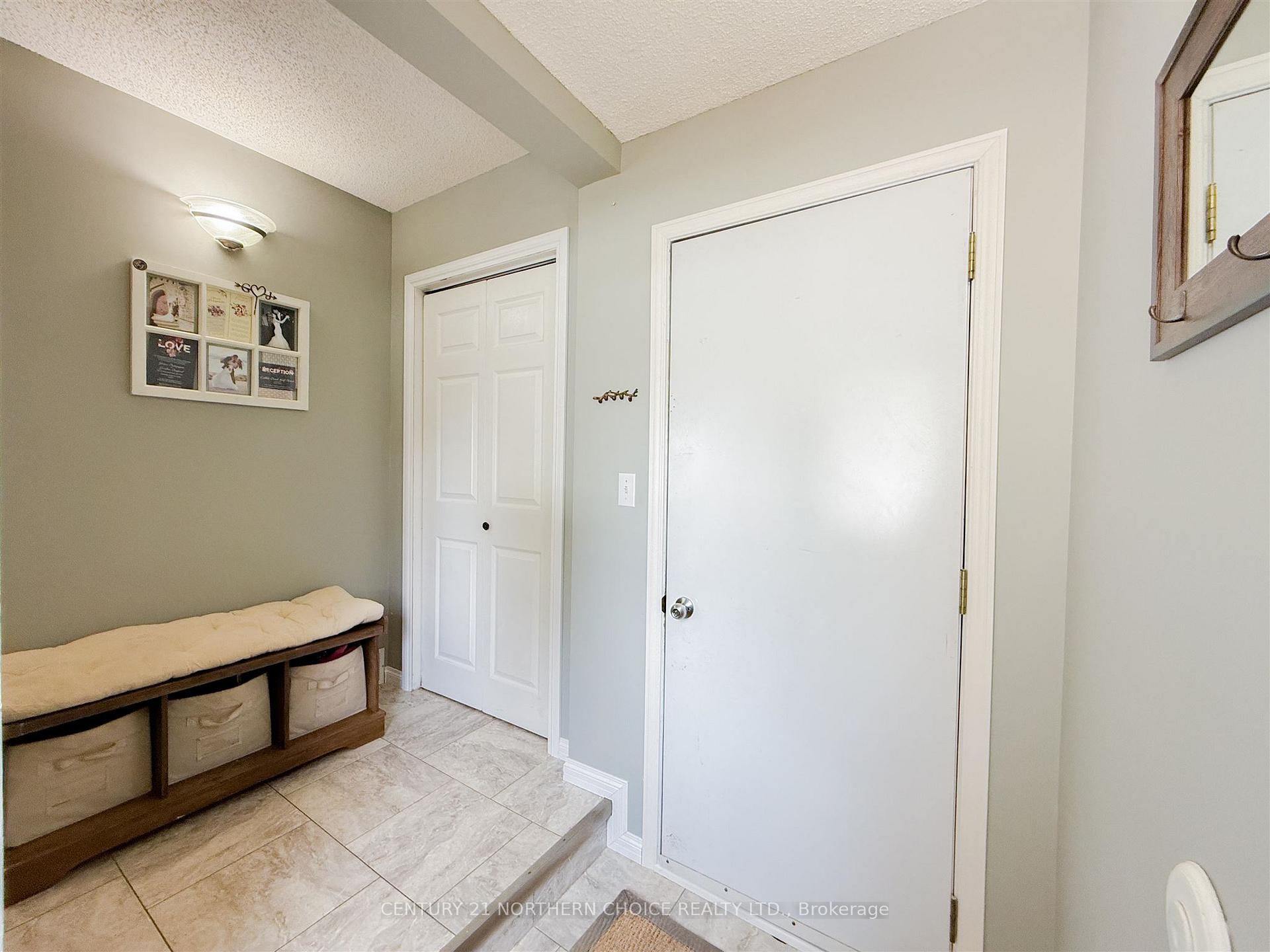 Photo 4 of 215 Front Street, Kenora, Keewatin — HOMEH