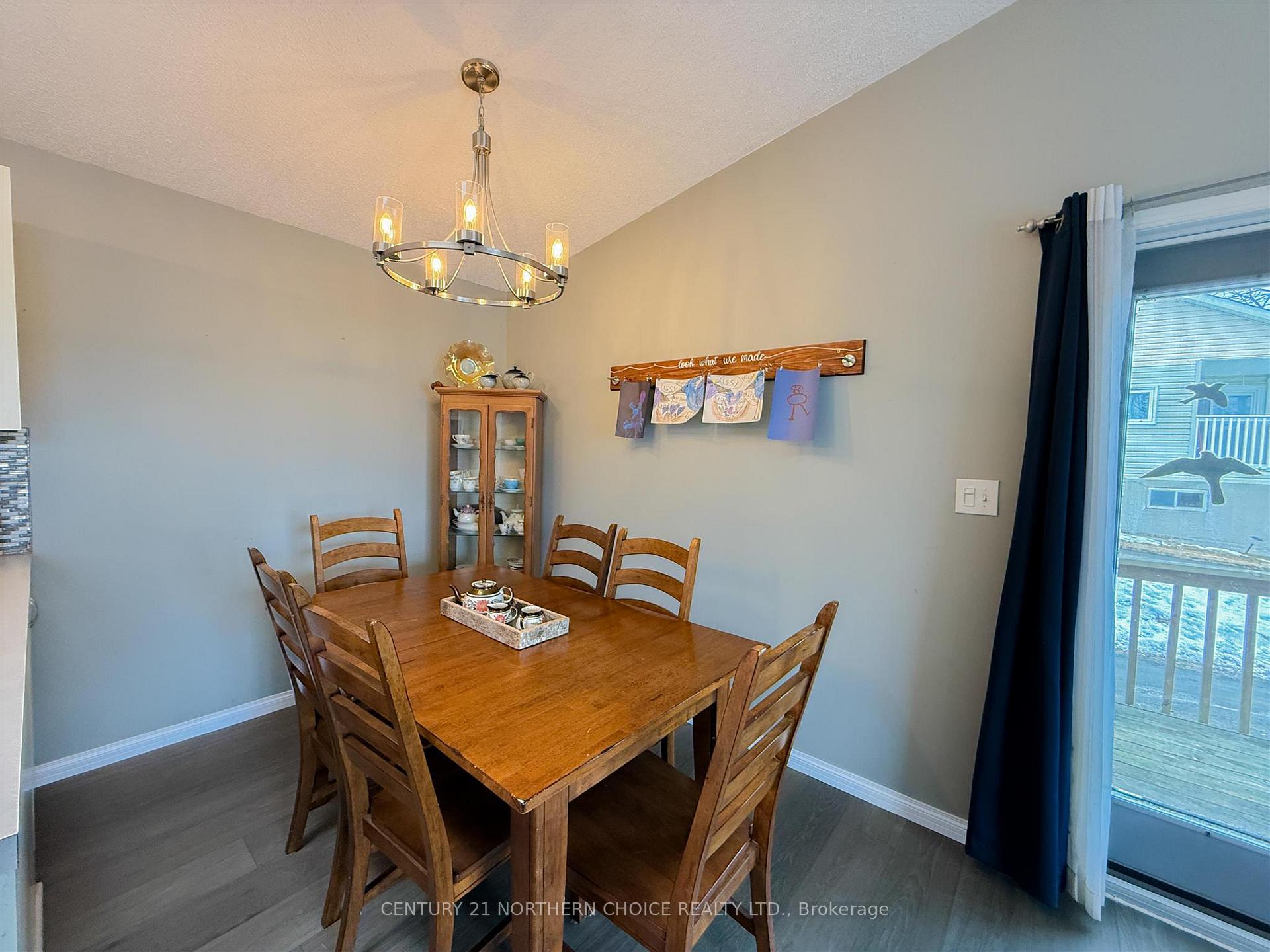 Photo 12 of 215 Front Street, Kenora, Keewatin — HOMEH