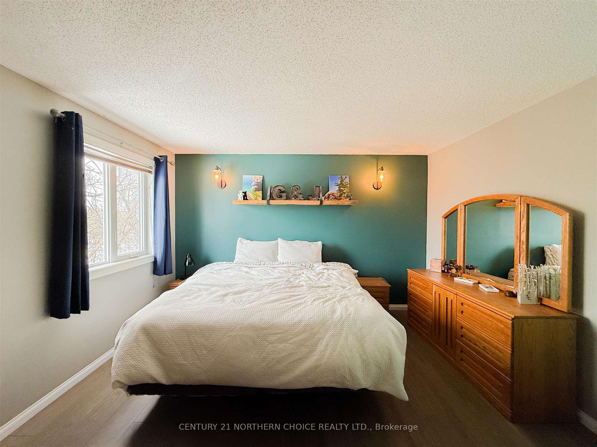 Photo 20 of 215 Front Street, Kenora, Keewatin — HOMEH