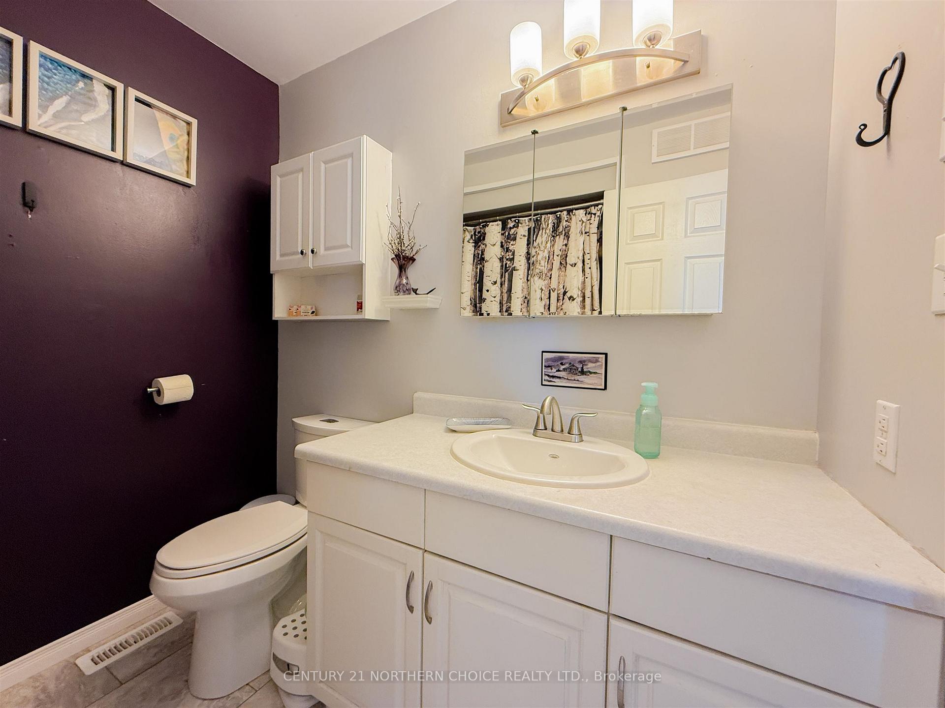 Photo 25 of 215 Front Street, Kenora, Keewatin — HOMEH
