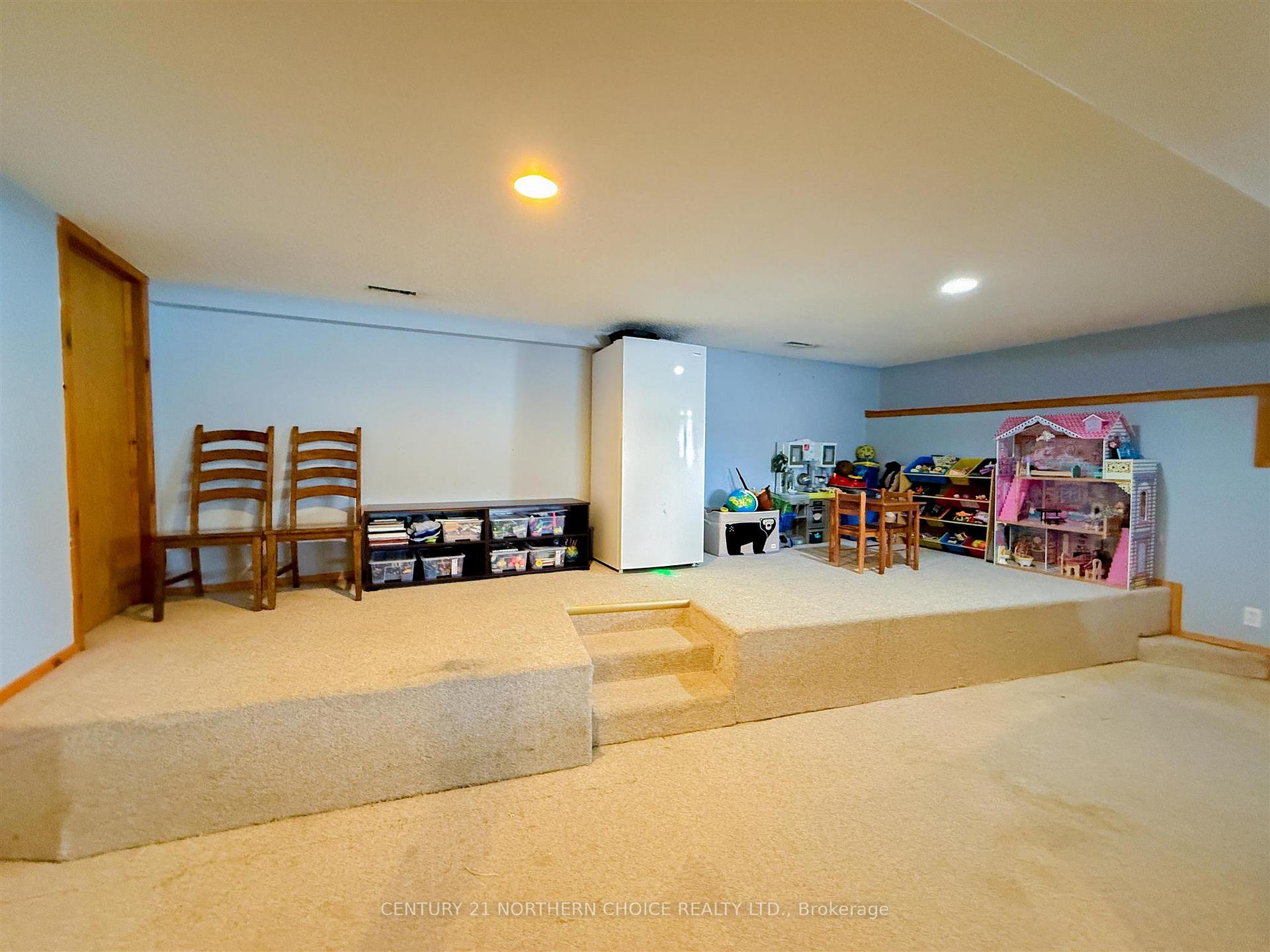Photo 32 of 215 Front Street, Kenora, Keewatin — HOMEH