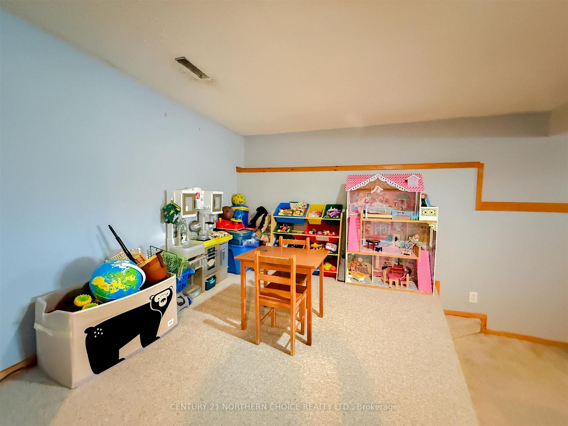 Photo 33 of 215 Front Street, Kenora, Keewatin — HOMEH