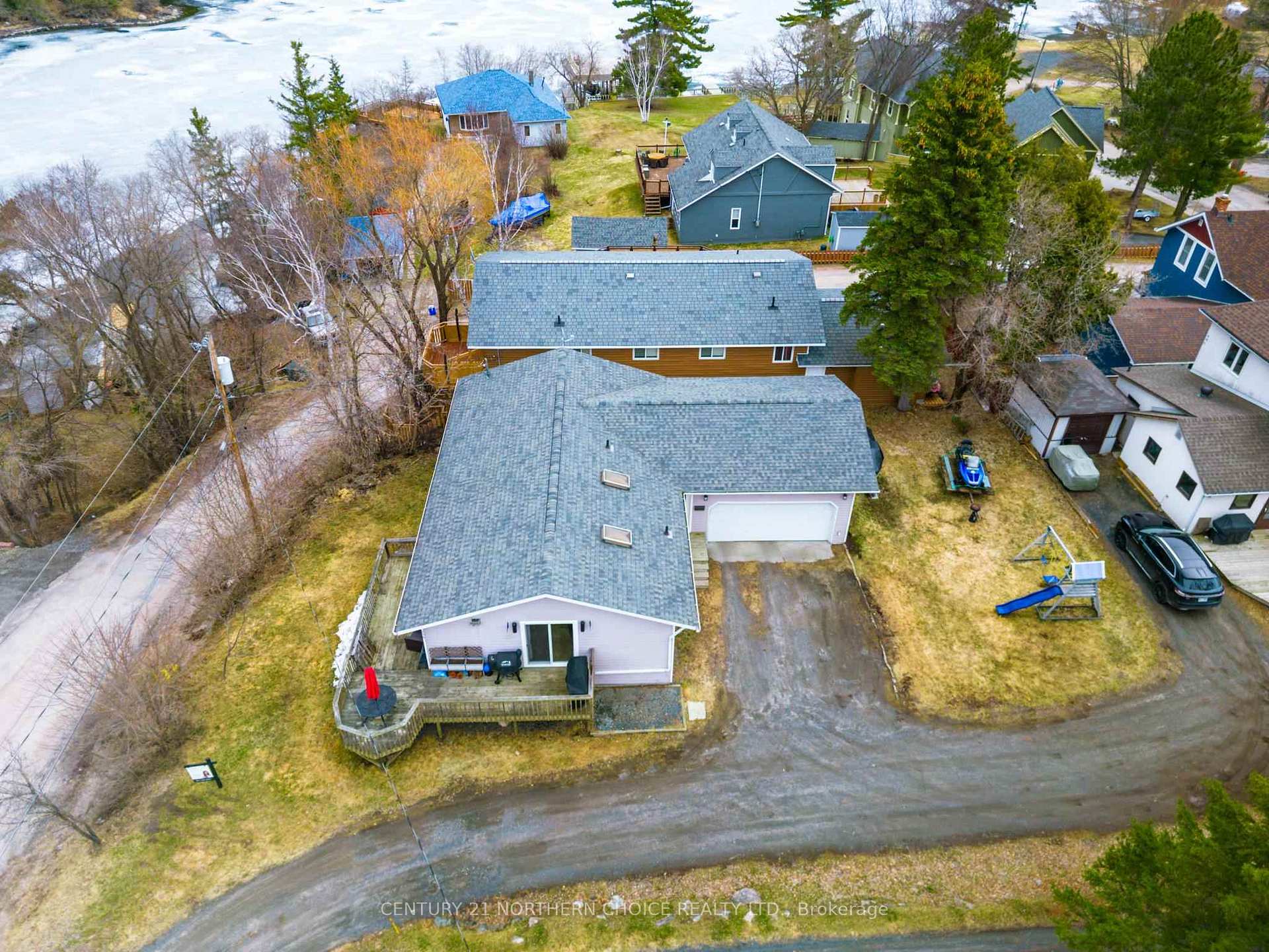 Photo 45 of 215 Front Street, Kenora, Keewatin — HOMEH