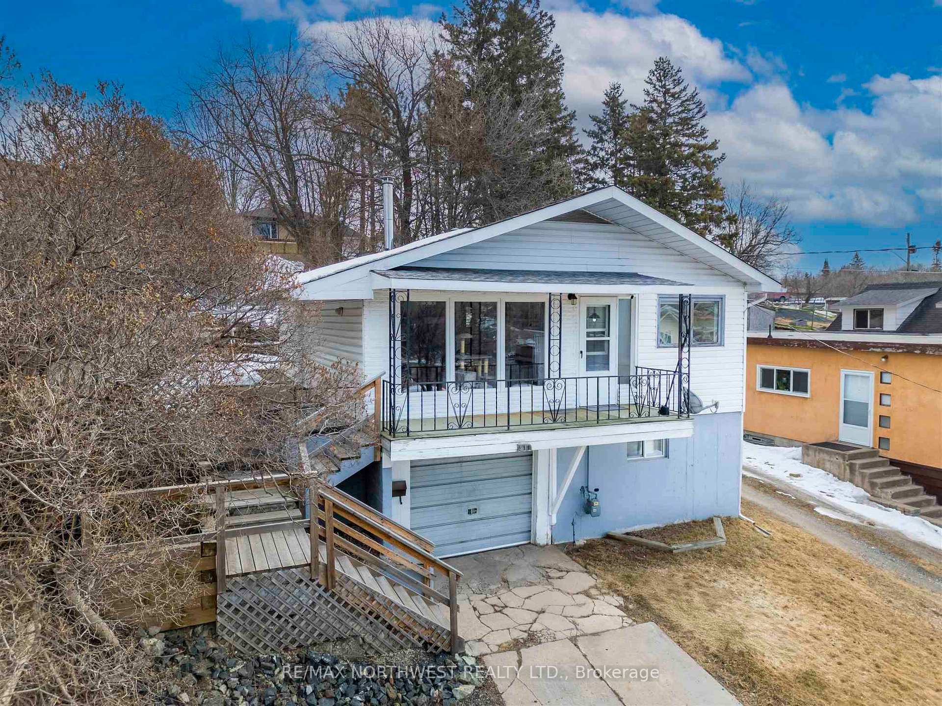 Photo 1 of 419 Sixth Ave South, Kenora, Lakeside — HOMEH