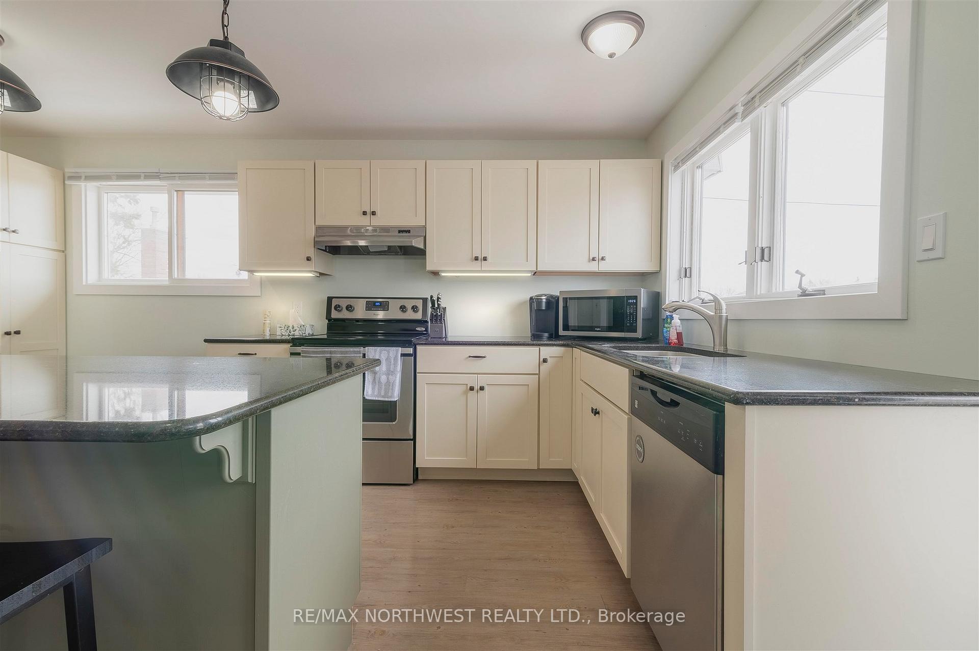 Photo 7 of 419 Sixth Ave South, Kenora, Lakeside — HOMEH
