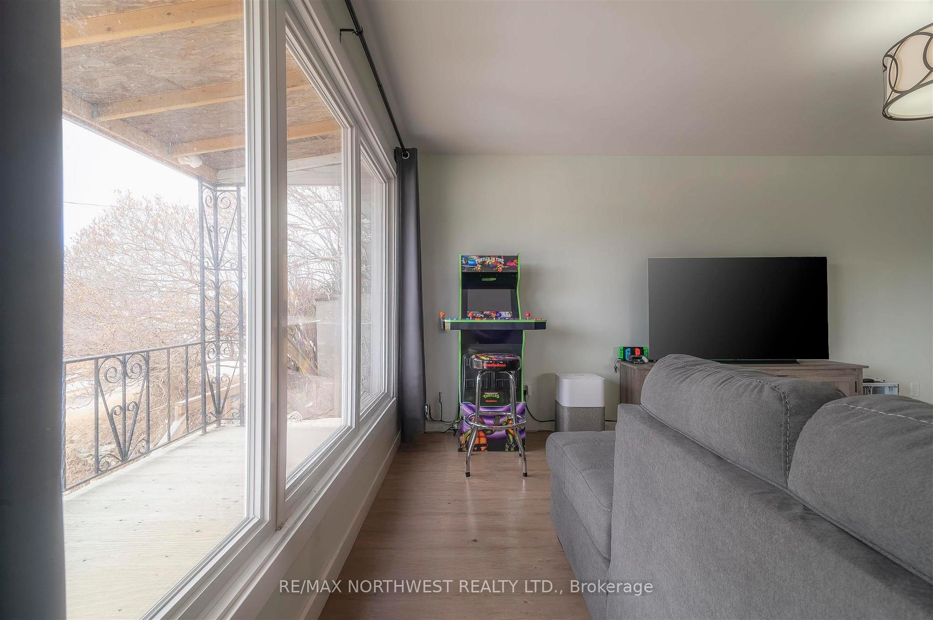 Photo 9 of 419 Sixth Ave South, Kenora, Lakeside — HOMEH